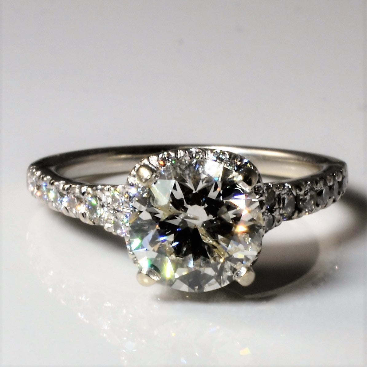 Bague de fiançailles avec halo abaissé en diamant | 2,21 ct | Taille 5,75 | 