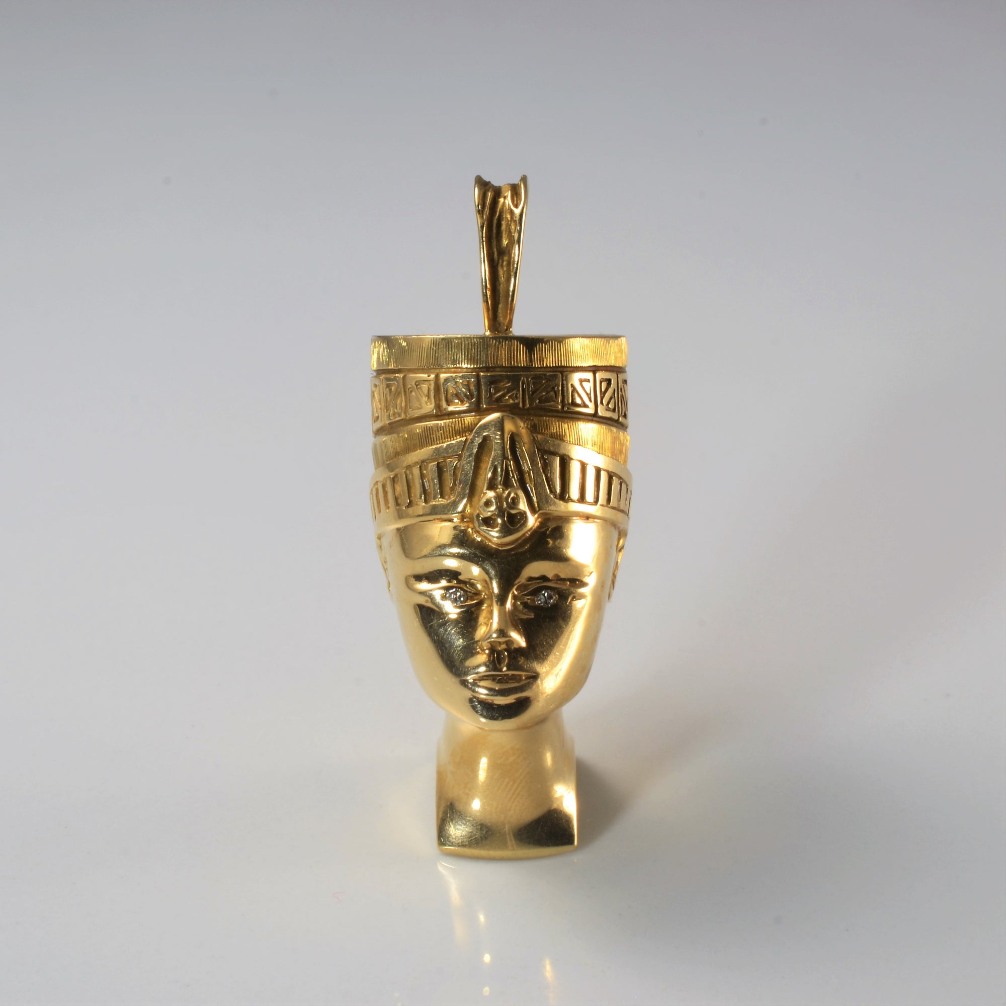 Diamond Eyed Nefertiti Pendant |