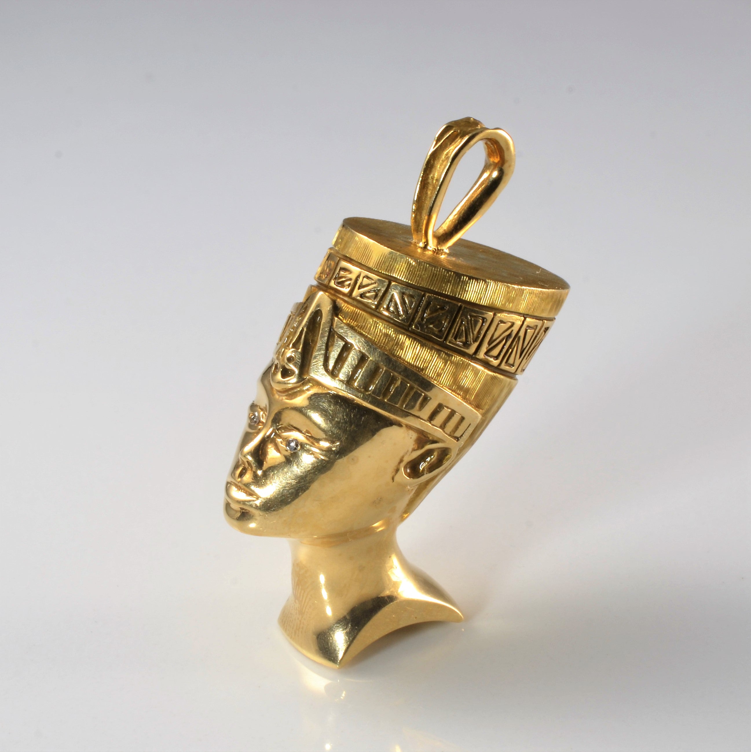 Diamond Eyed Nefertiti Pendant |