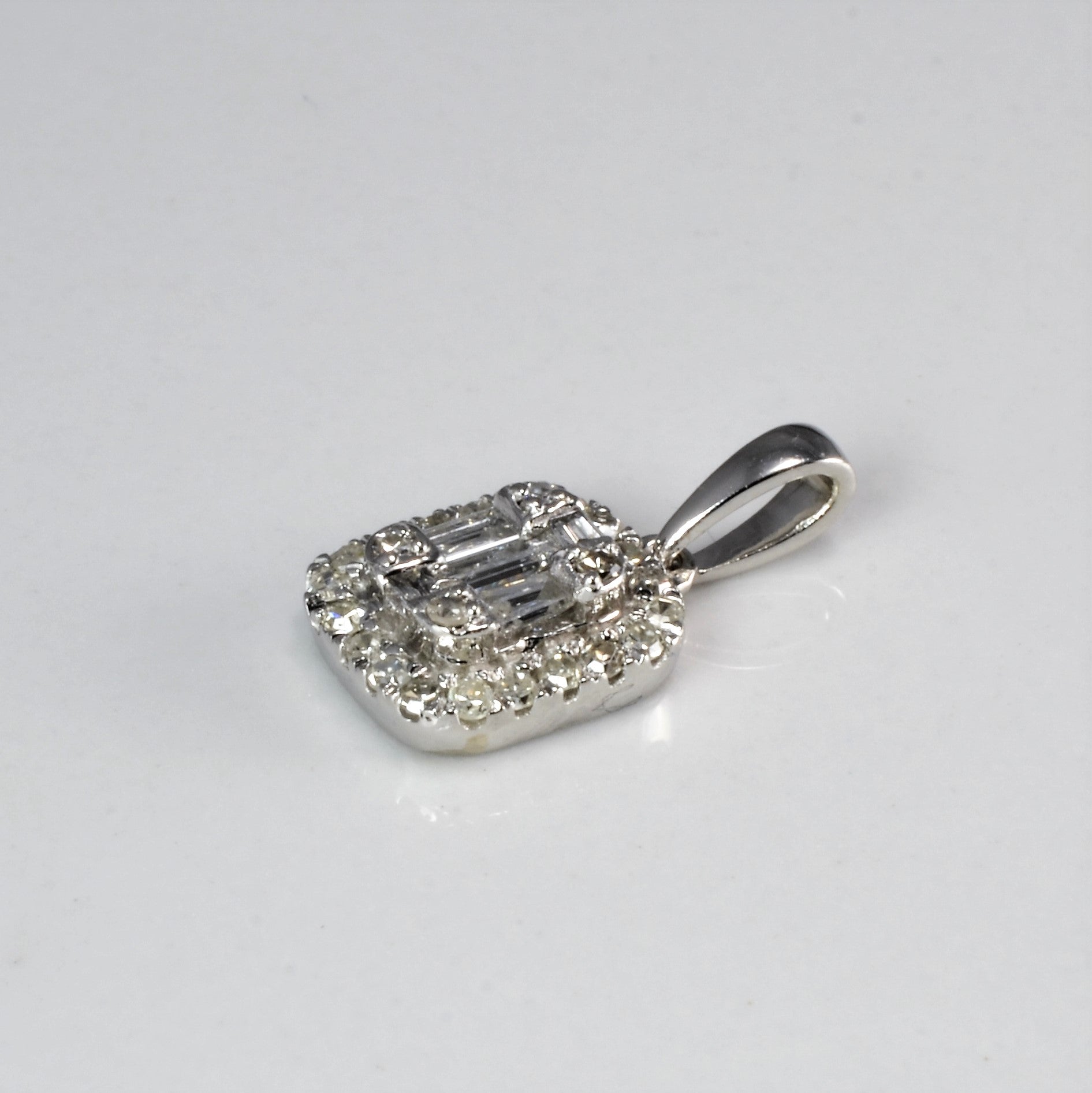 Cluster Diamond Ladies Pendant | 0.25 ctw |