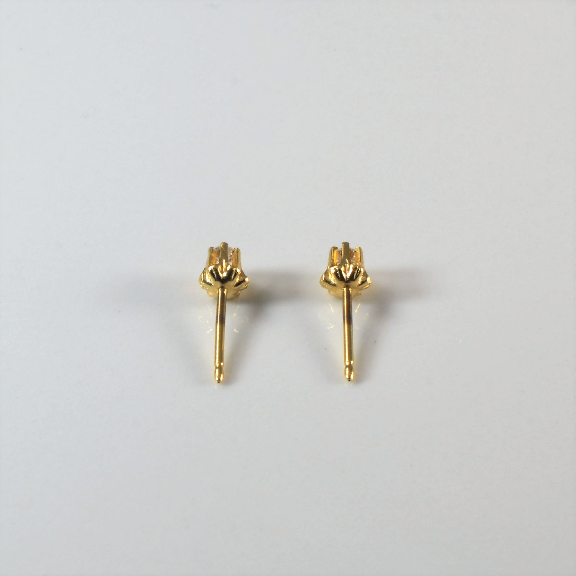 Belcher Set Diamond Stud Earrings | 0.09tw |