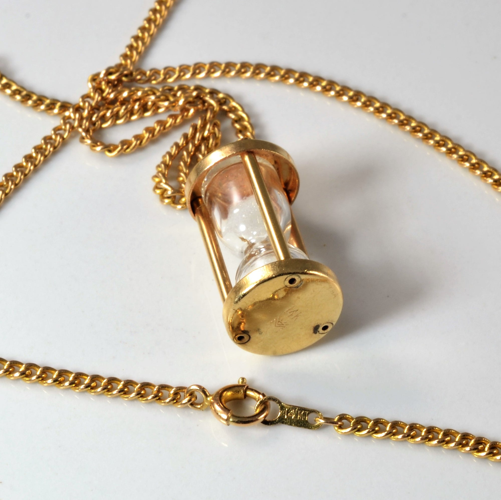 1960s Hourglass Necklace | 18