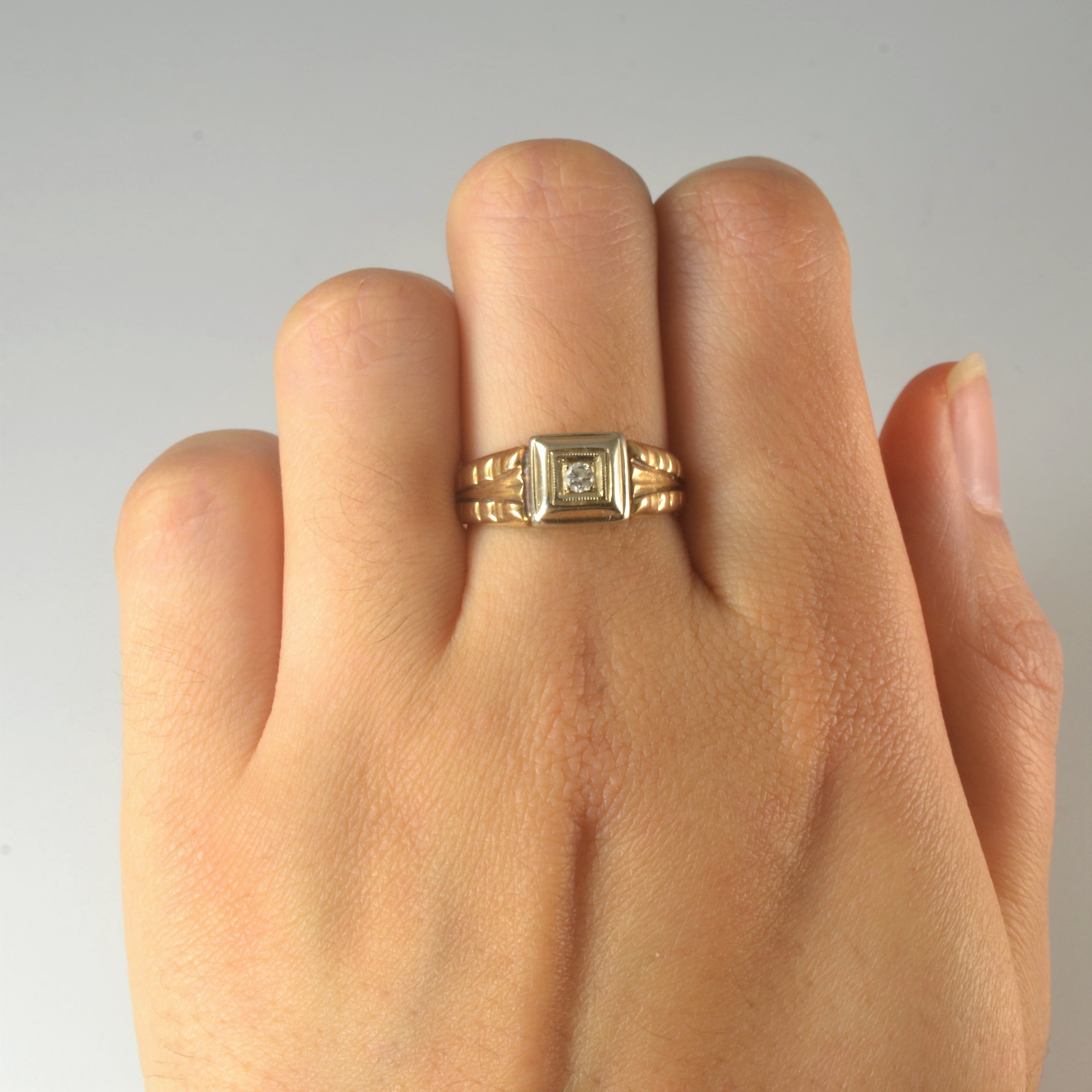 1930s Illusion Set Diamond Ring | 0.04ct | SZ 7 |