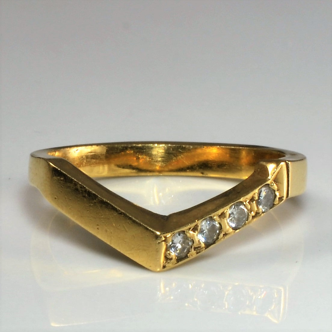 Chevron Diamond Ring | 0.06ctw | SZ 6 |