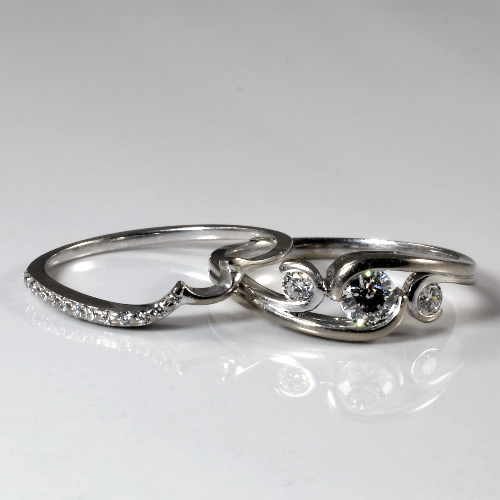 Ensemble de bagues en diamant canadien à trois pierres Bypass | 0,48 ct au total | Taille 7,75 | 