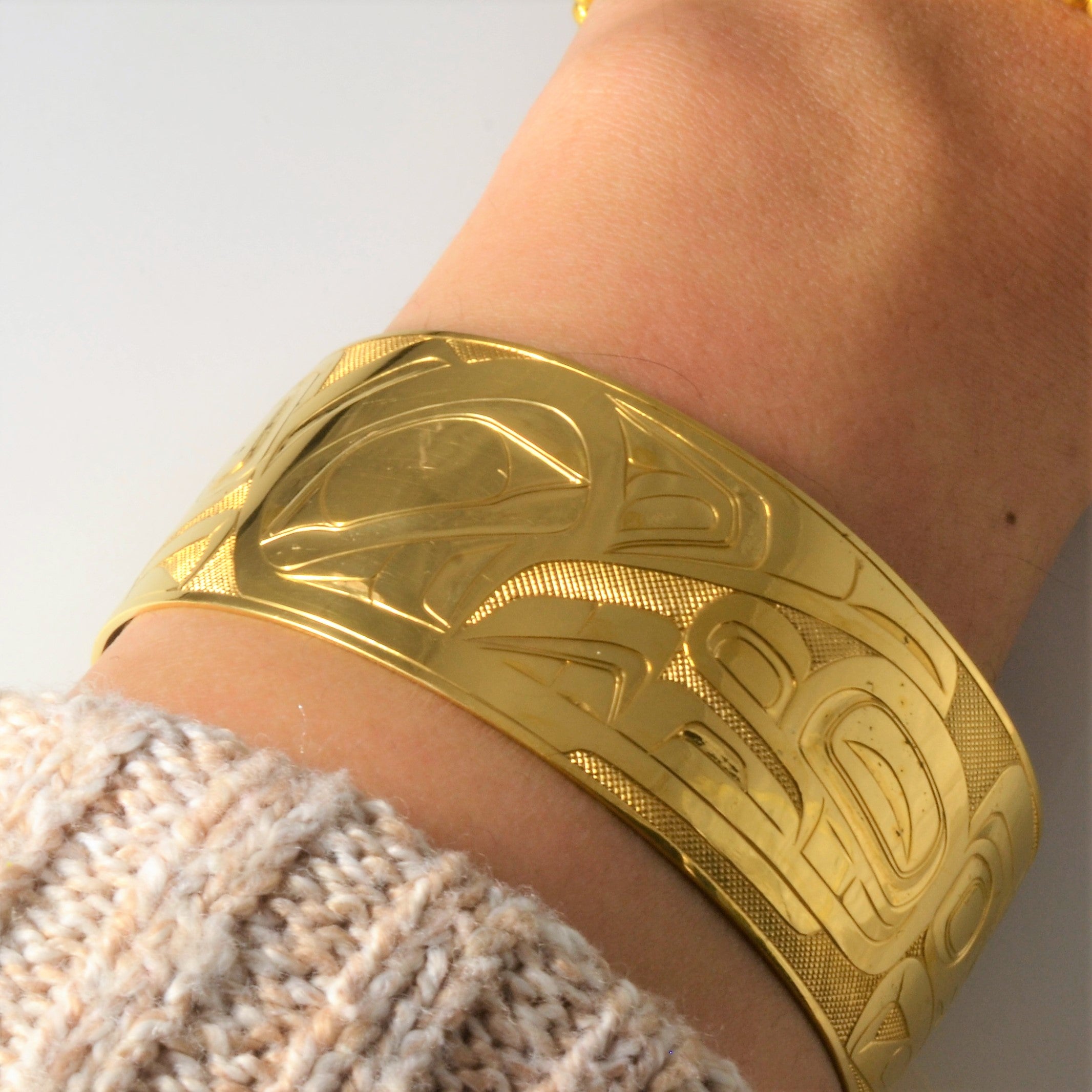 22k Yellow Gold Indigenous Art Cuff | 6" |