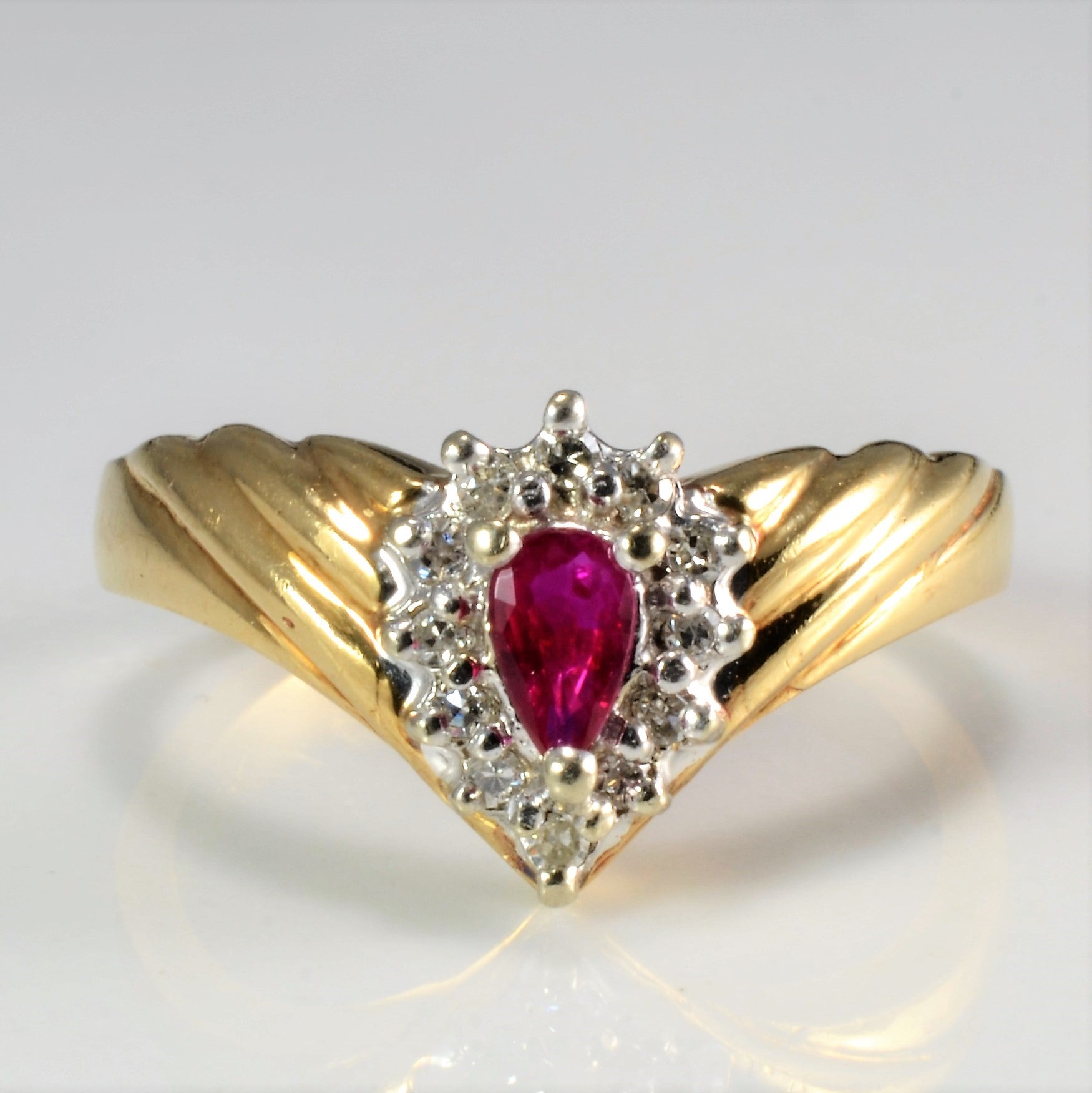 Chevron Cluster Diamond & Ruby Ring | 0.10 ctw, SZ 7 |