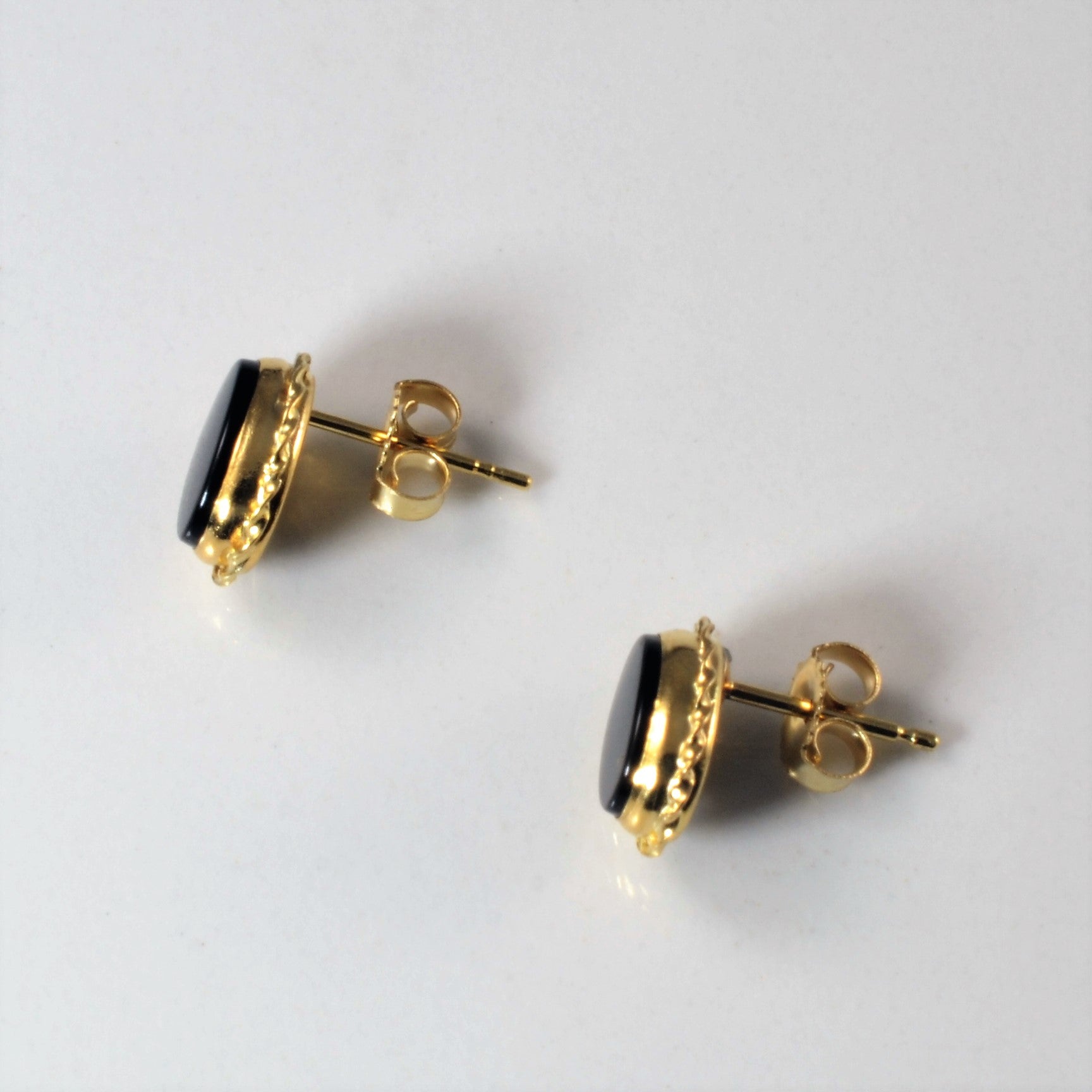 Bezel Set Onyx Stud Earrings |