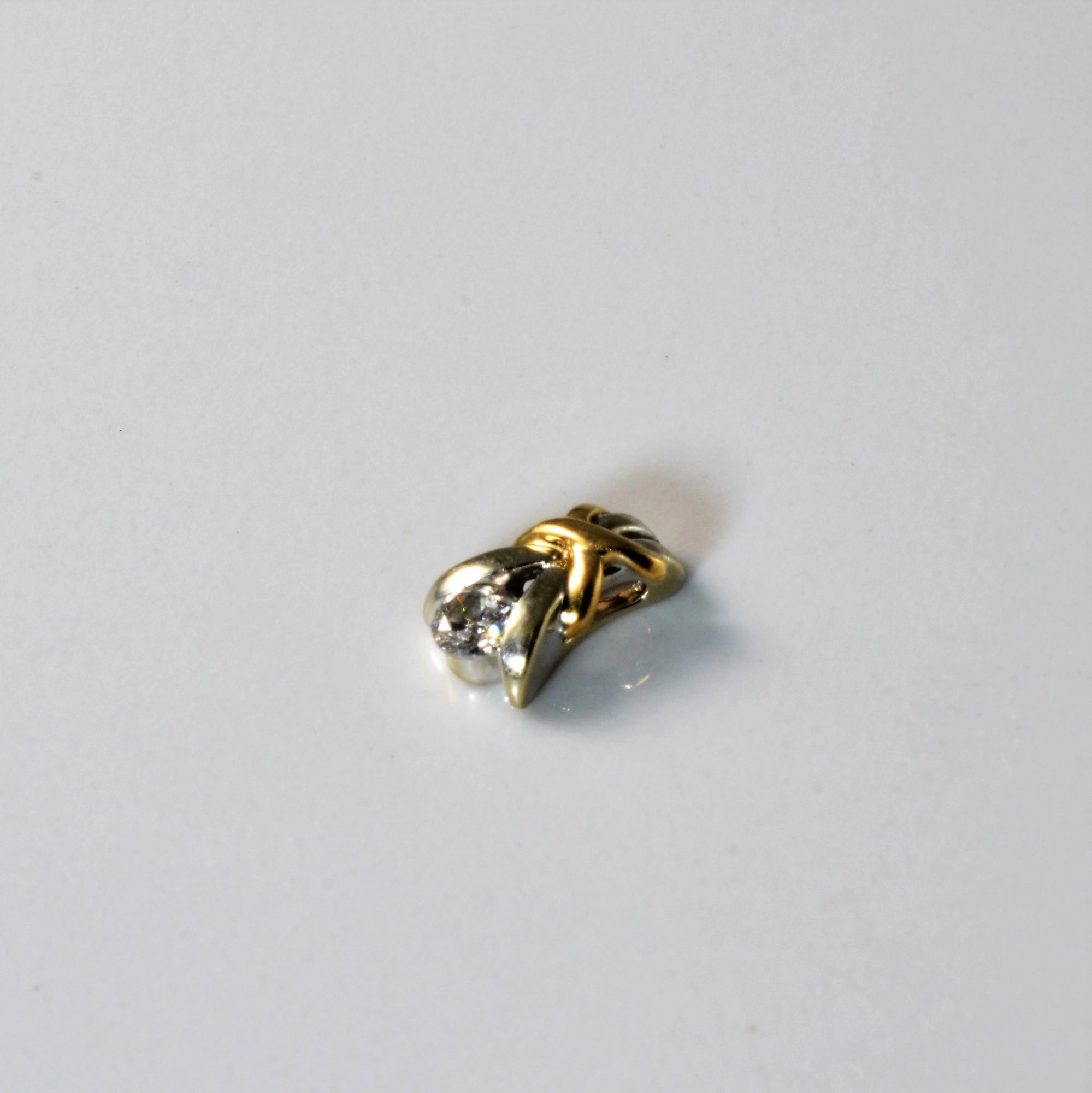 Knotted Diamond Pendant | 0.18ct |