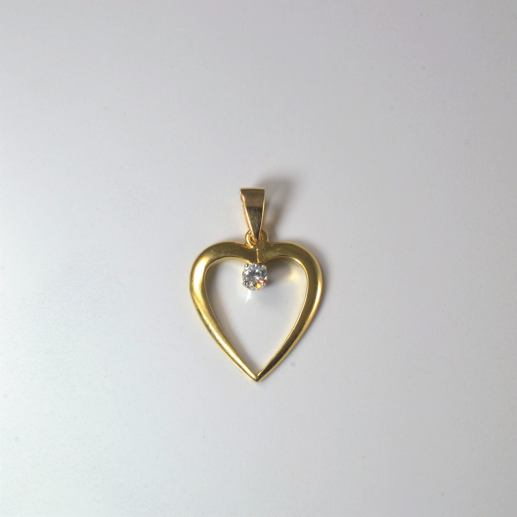 Solitaire Diamond Heart Pendant | 0.22ct |