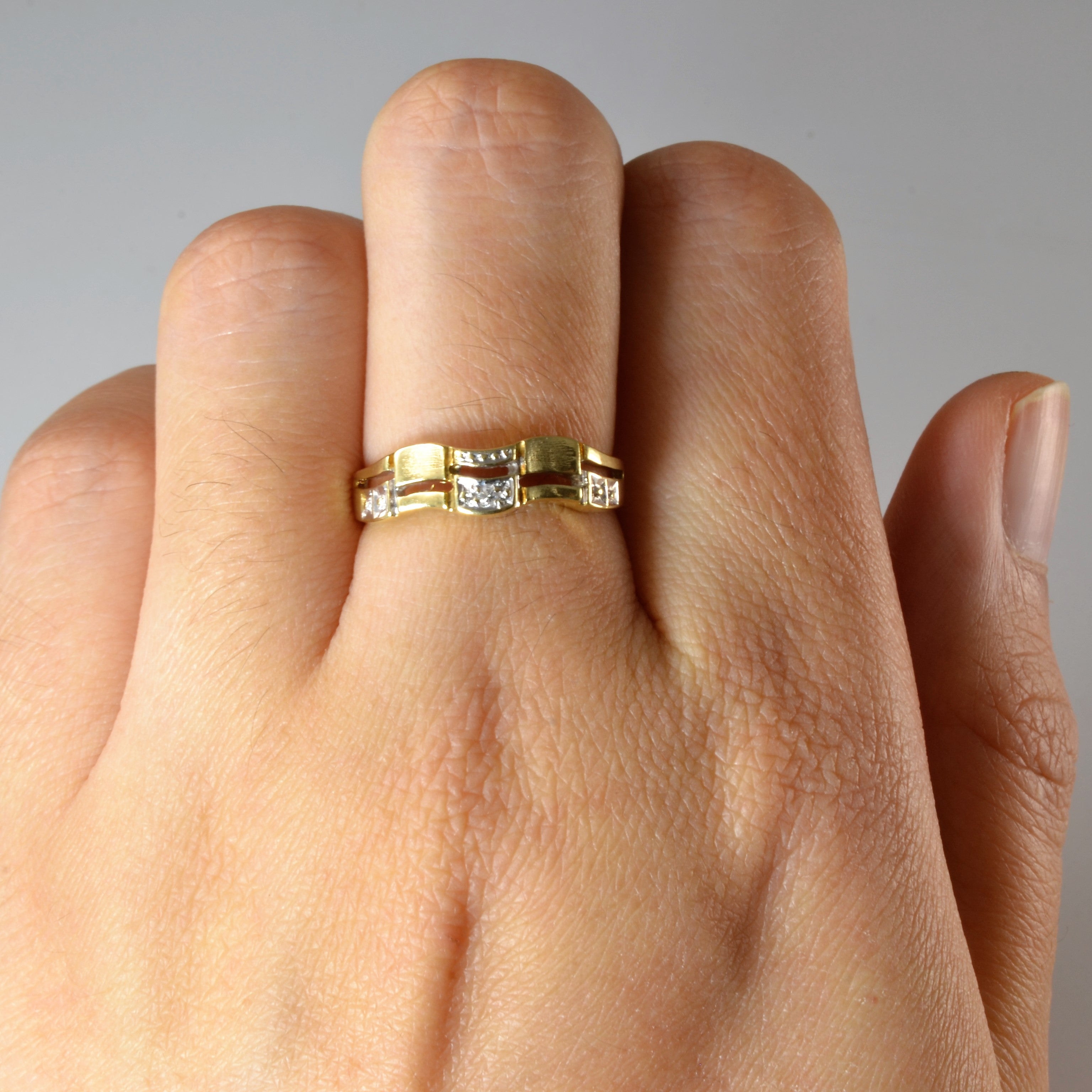 Textured Double Row Diamond Wave Band | 0.01ct | SZ 6.25 |