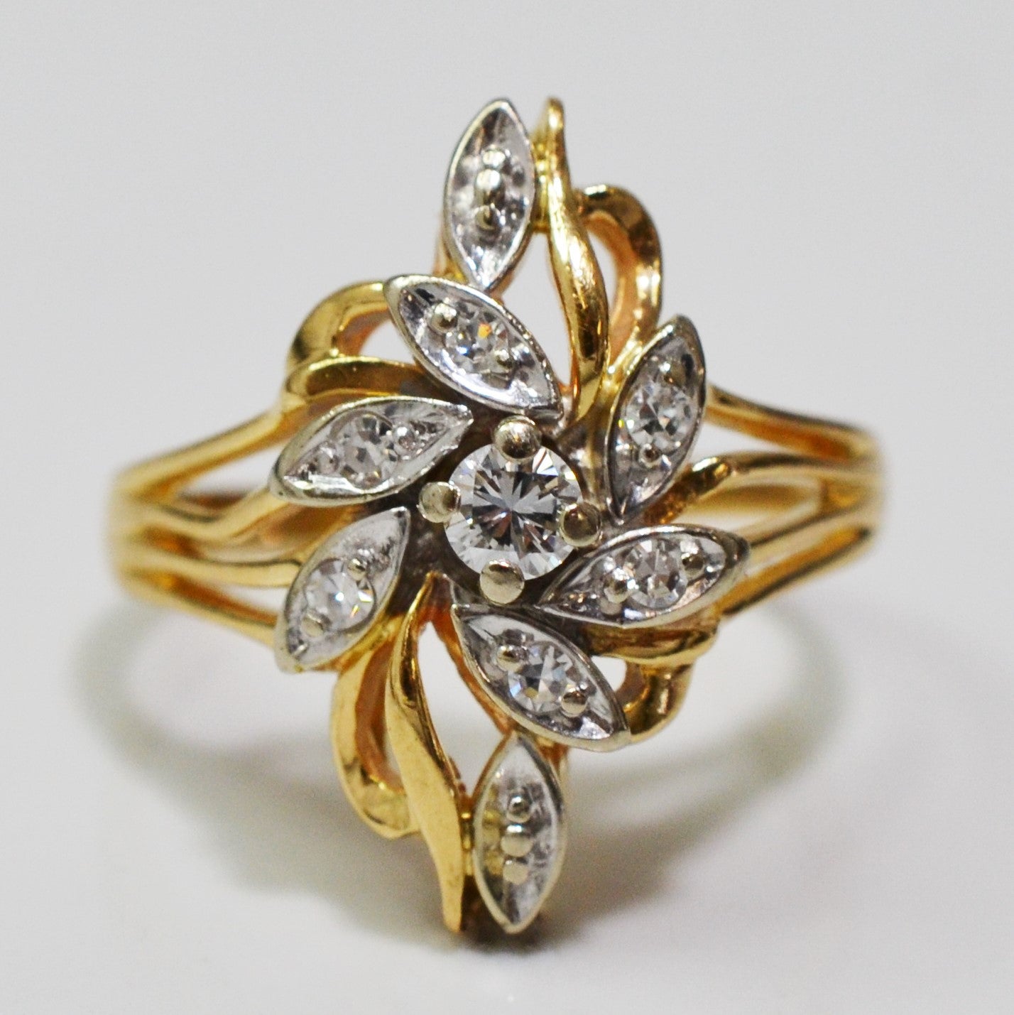 Floral Inspired Diamond Ring | 0.25ctw | SZ 7.75 |