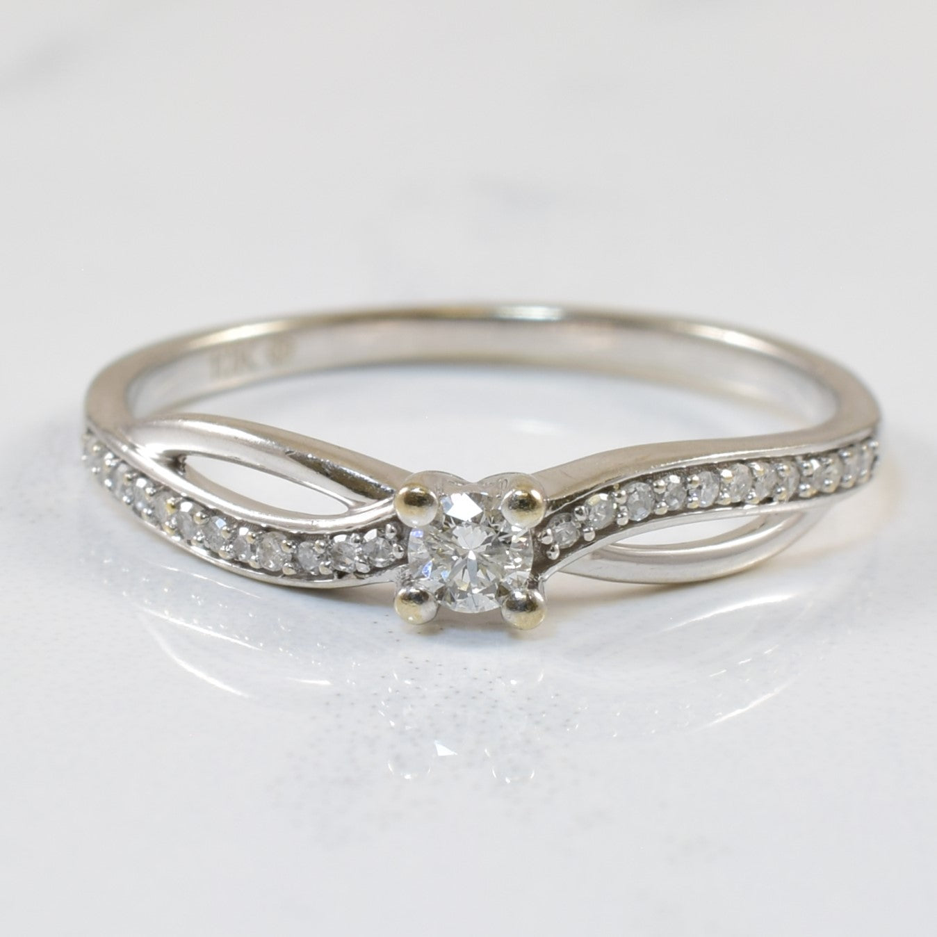 Pave Diamond Crossover Ring | 0.11ctw | SZ 7 |