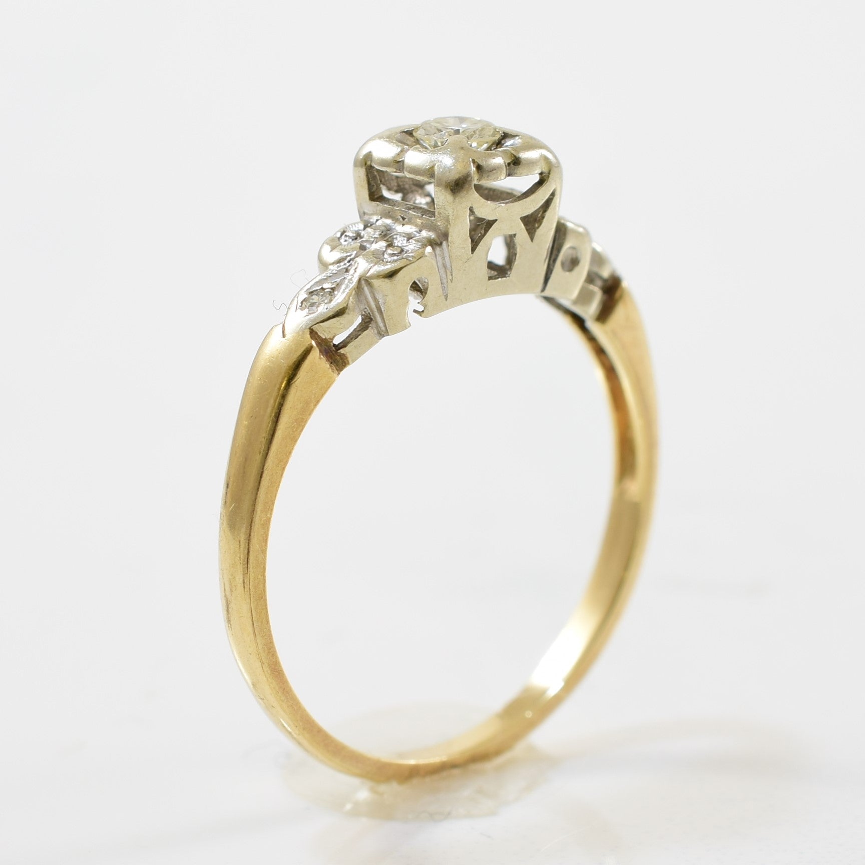 Illusion Set Diamond Floral Design Ring | 0.09 ctw | SZ 5.75 |