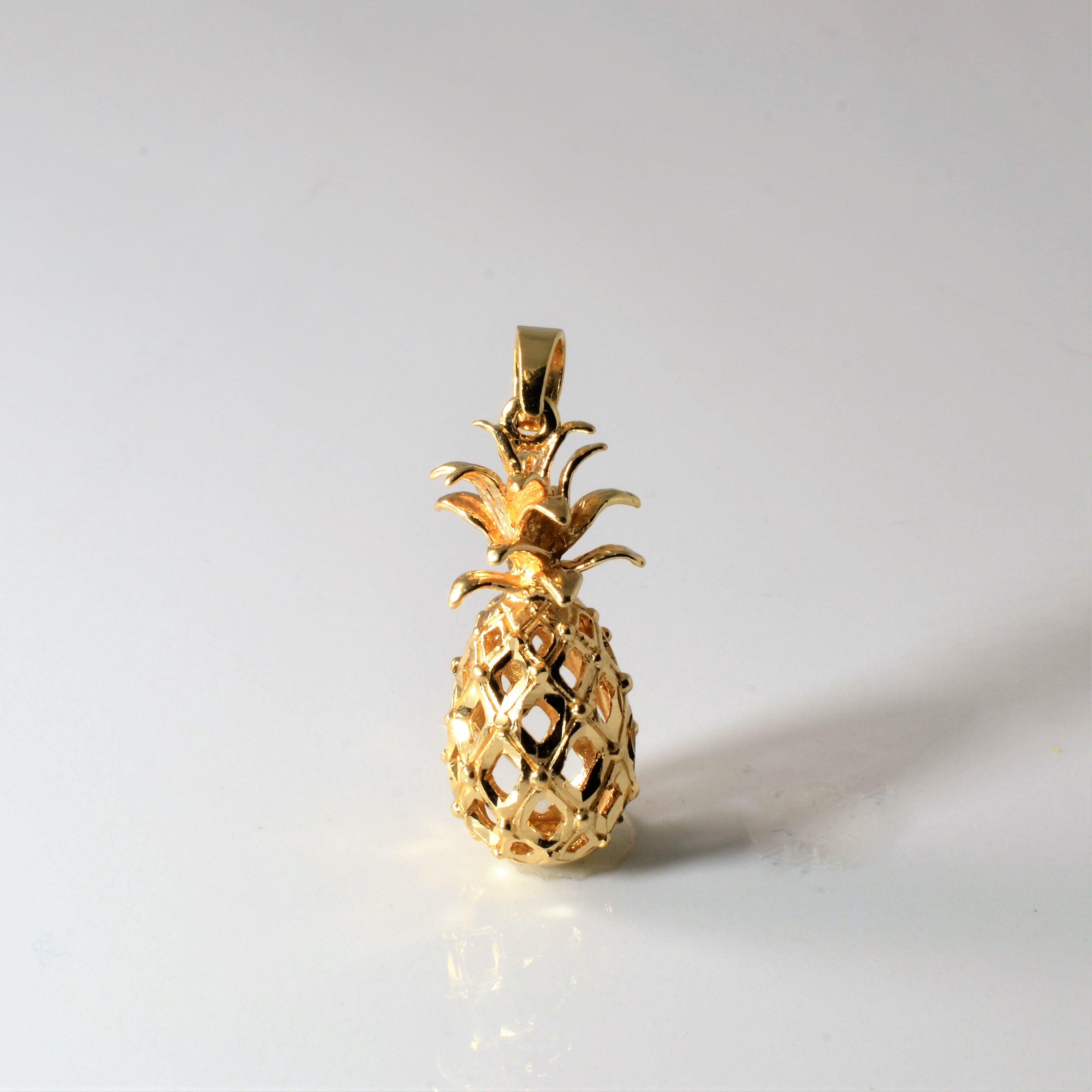 Yellow Gold Pineapple Pendant |