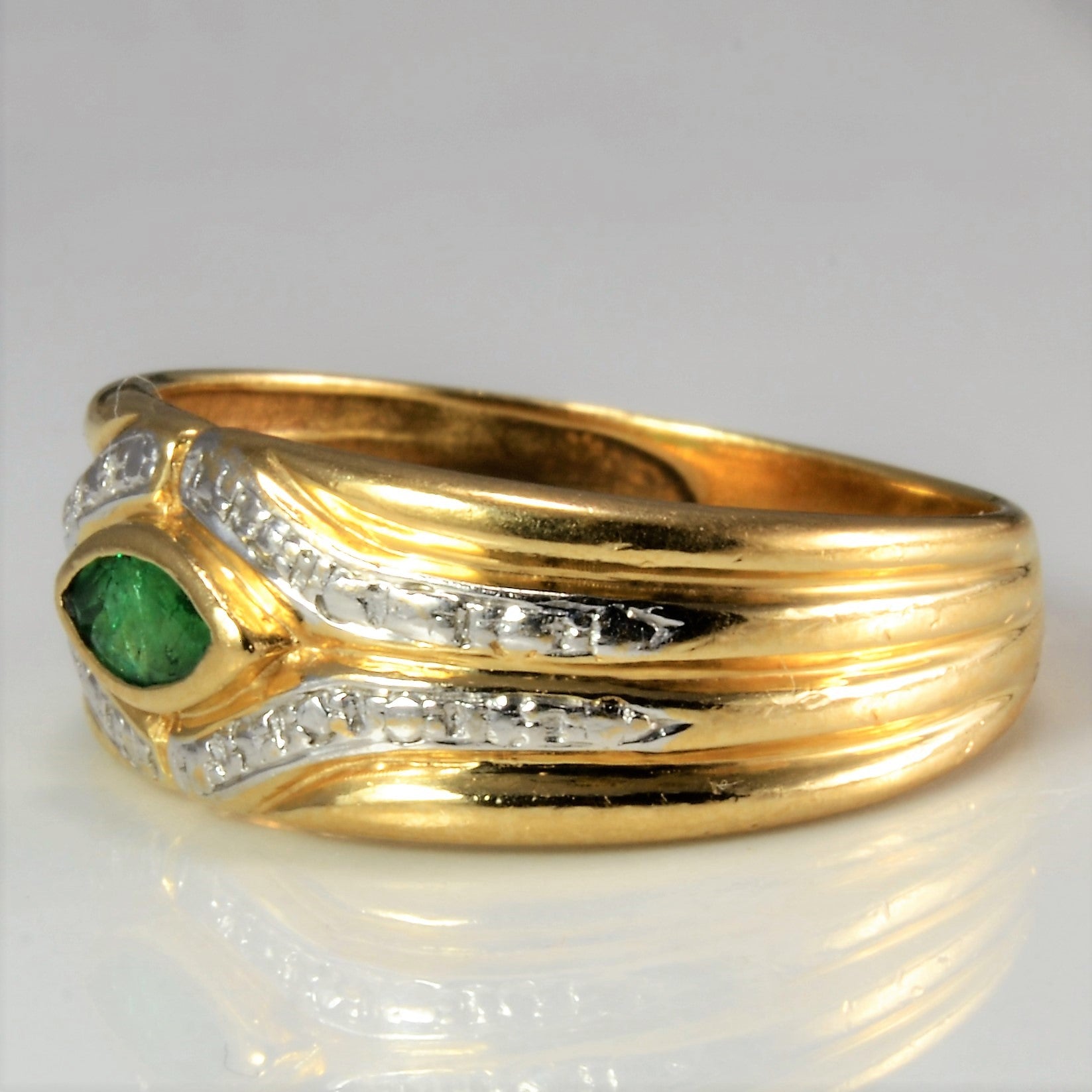 Bezel Set Emerald Ring | SZ 6 |