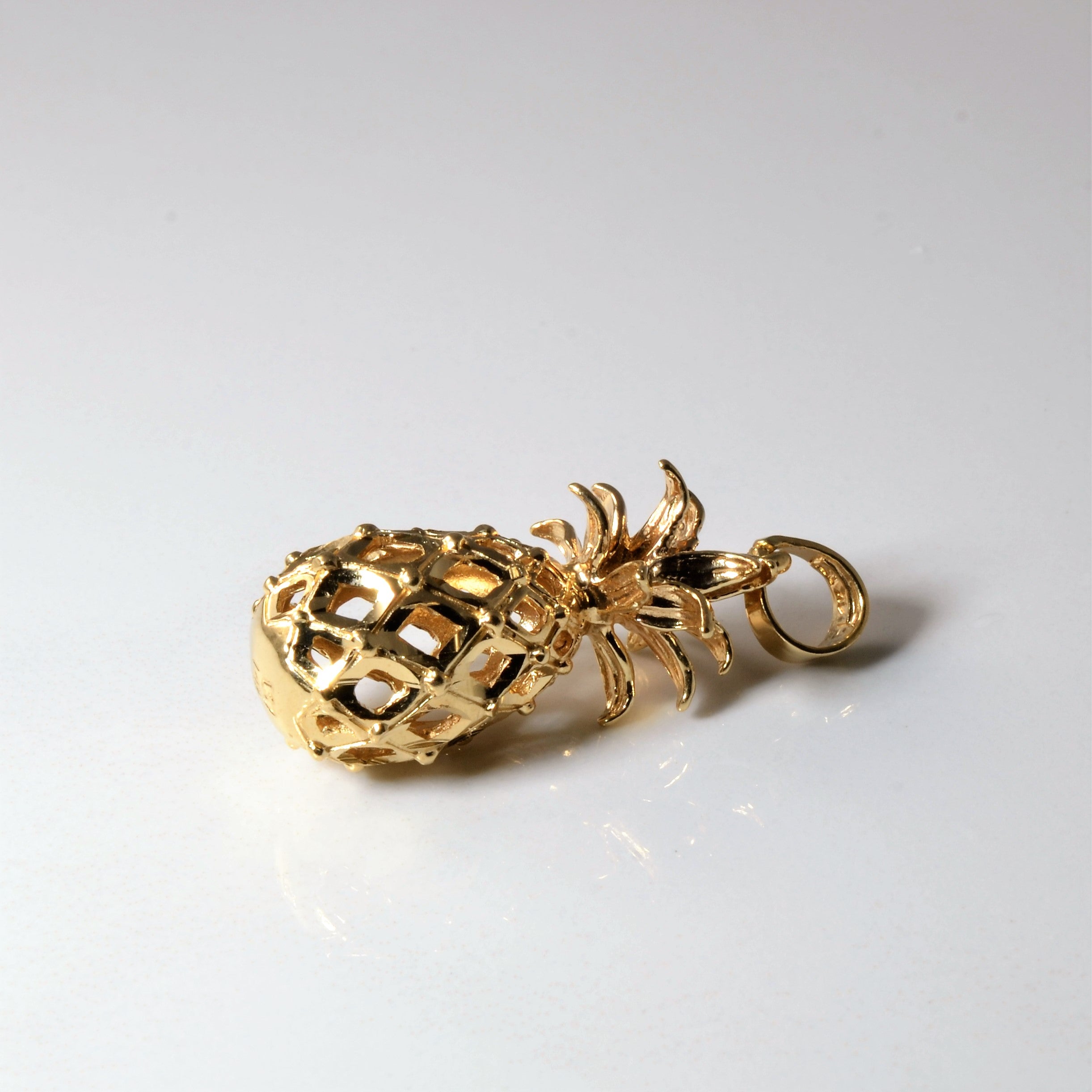 Yellow Gold Pineapple Pendant |