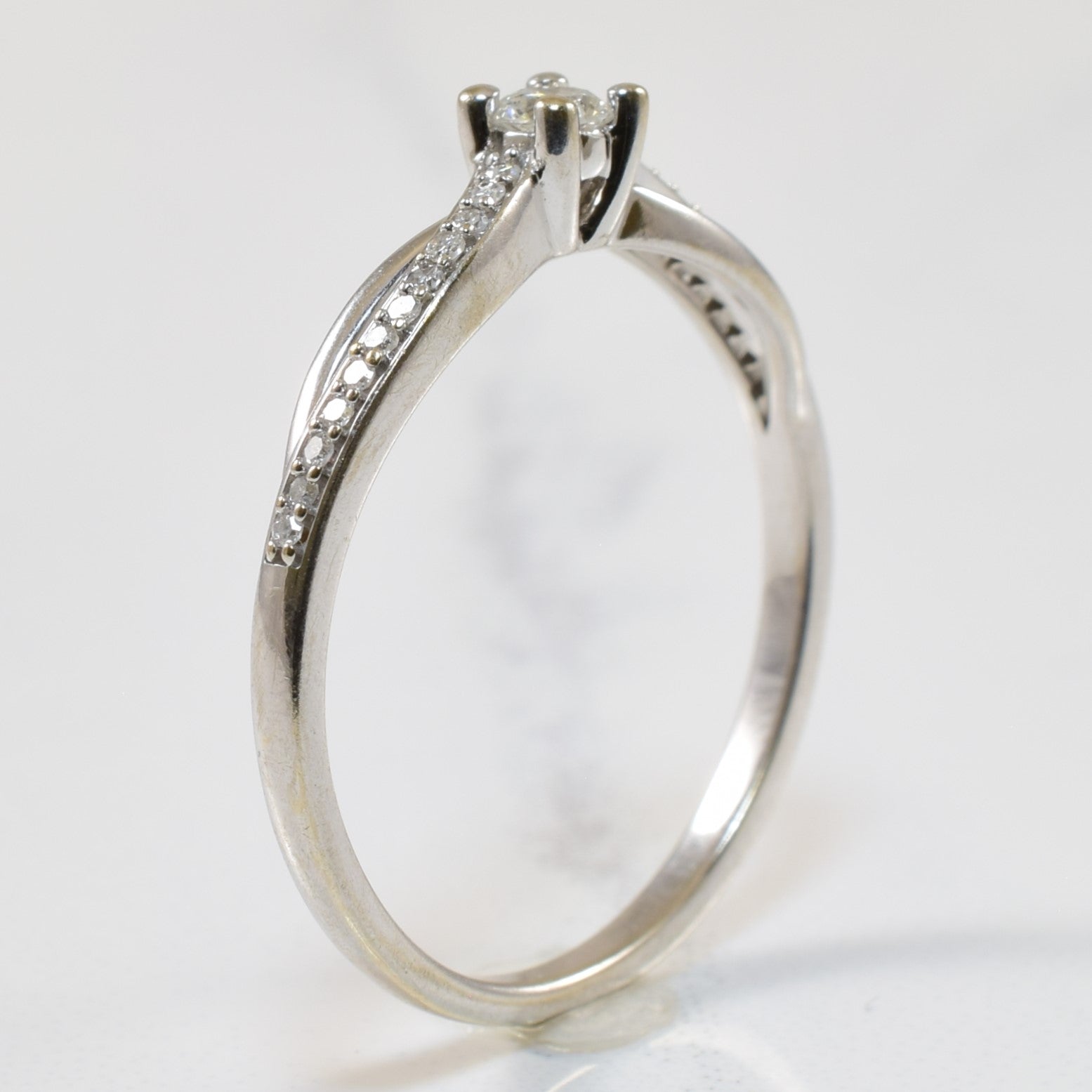 Pave Diamond Crossover Ring | 0.11ctw | SZ 7 |