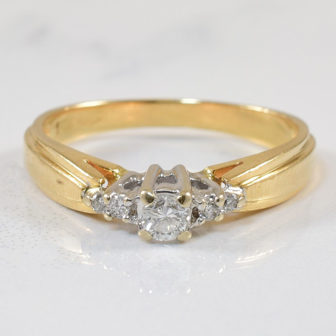 Tapered Diamond Ring | 0.14ctw | SZ 6 |