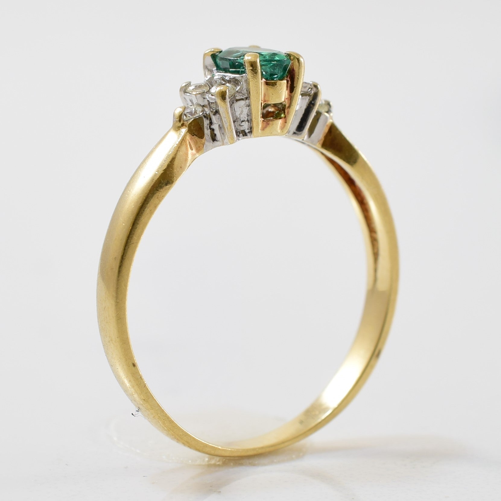 Emerald & Diamond Ring | 0.20ct, 0.05ctw | SZ 6.5 |