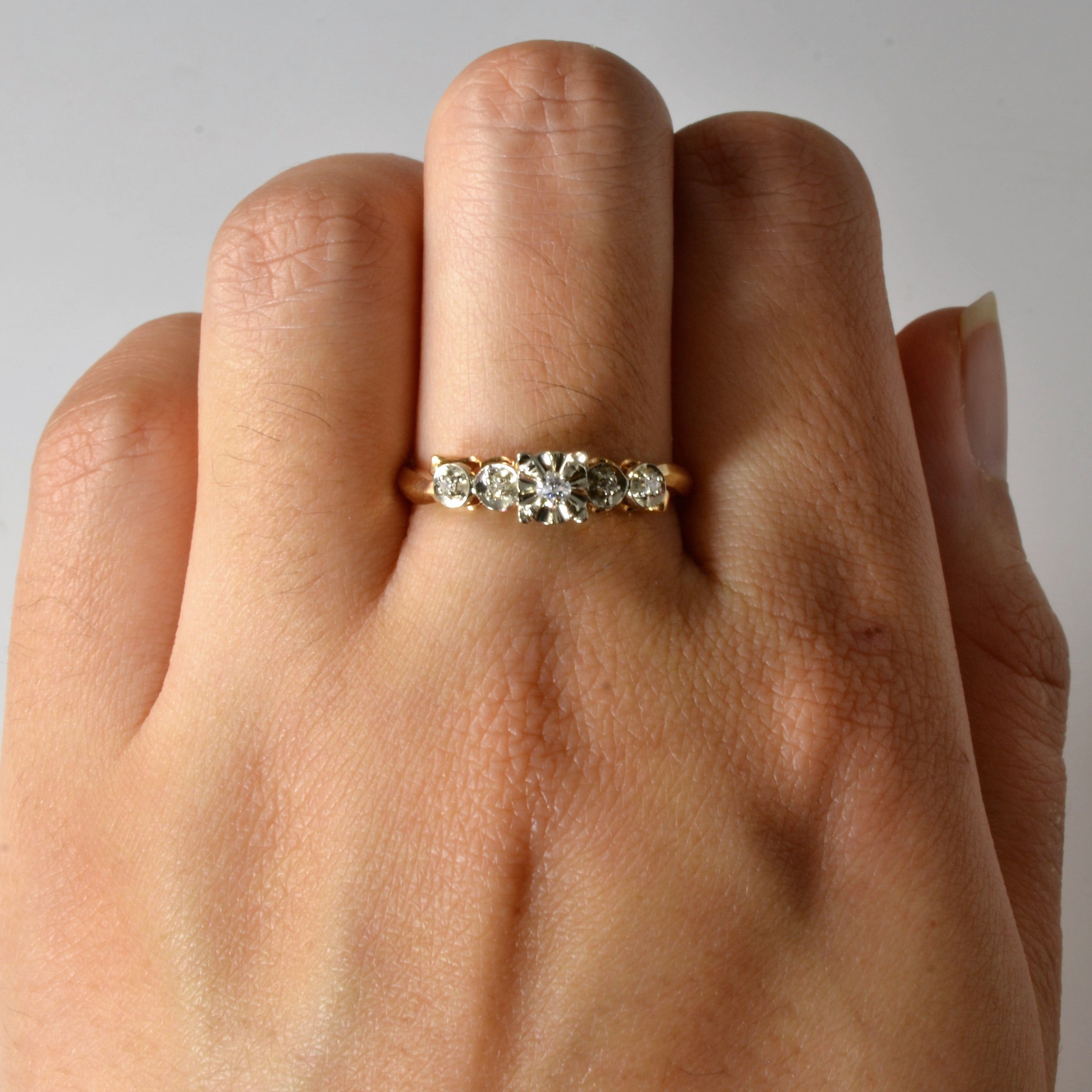 Bague rétro à cinq diamants | 0,09 ct au total | Taille 8,75 | 