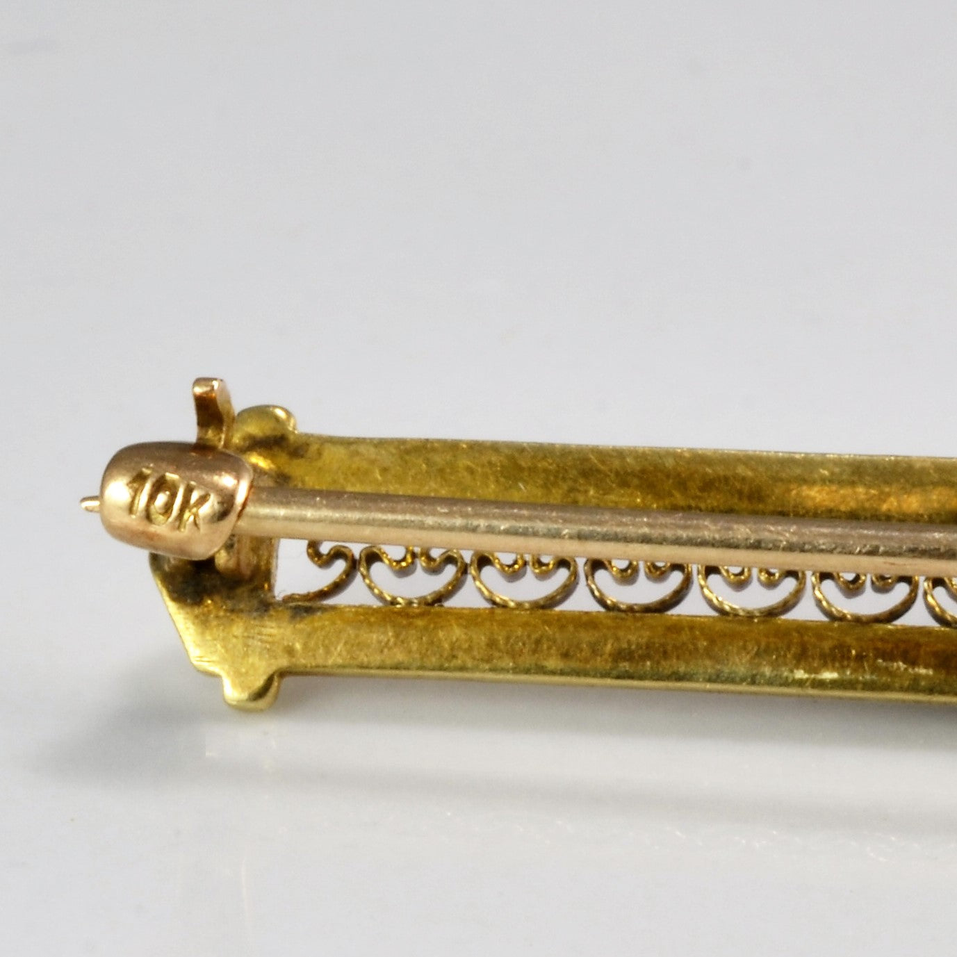 Vintage 10k Gold Filigree Design Pin