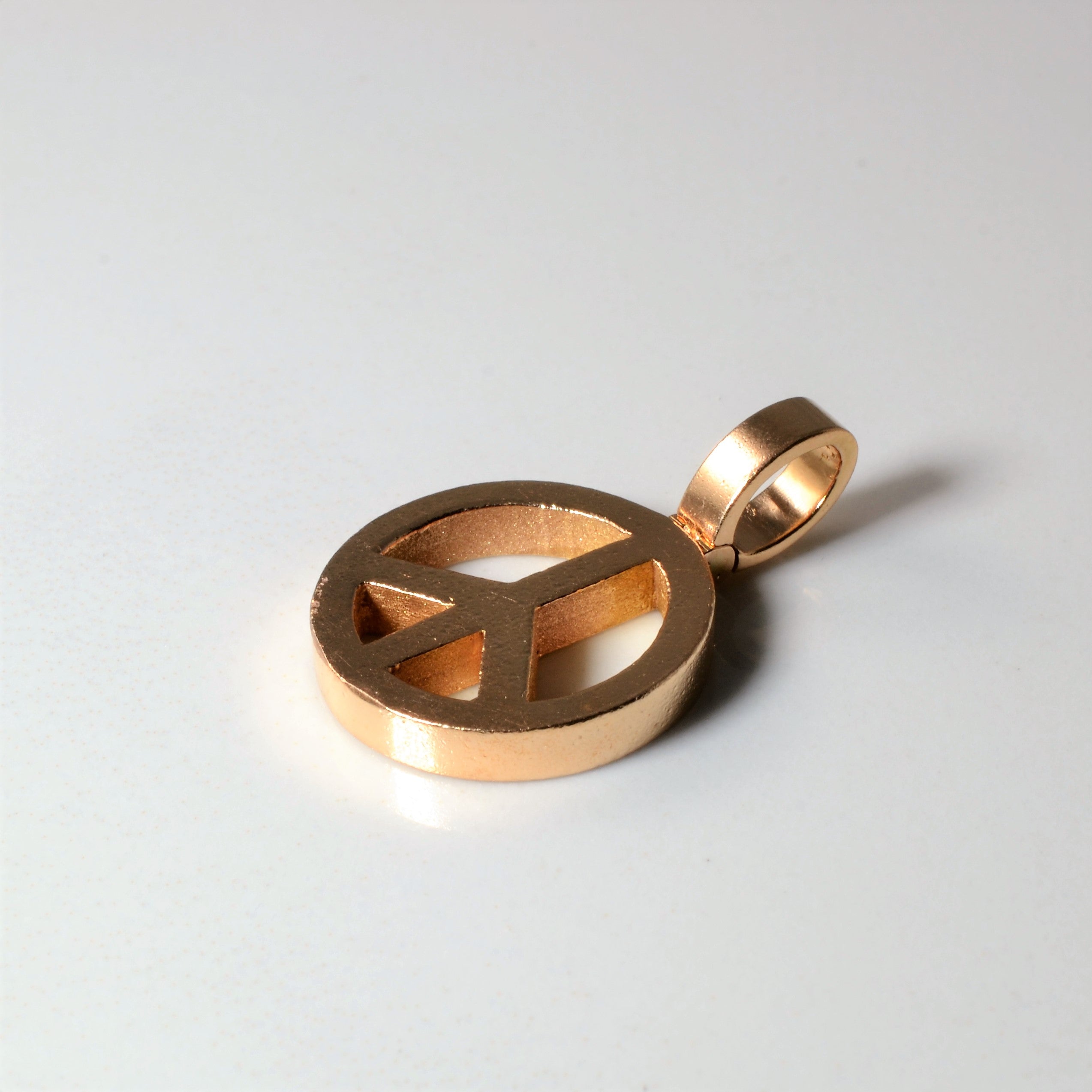 Rose Gold Peace Symbol Pendant |