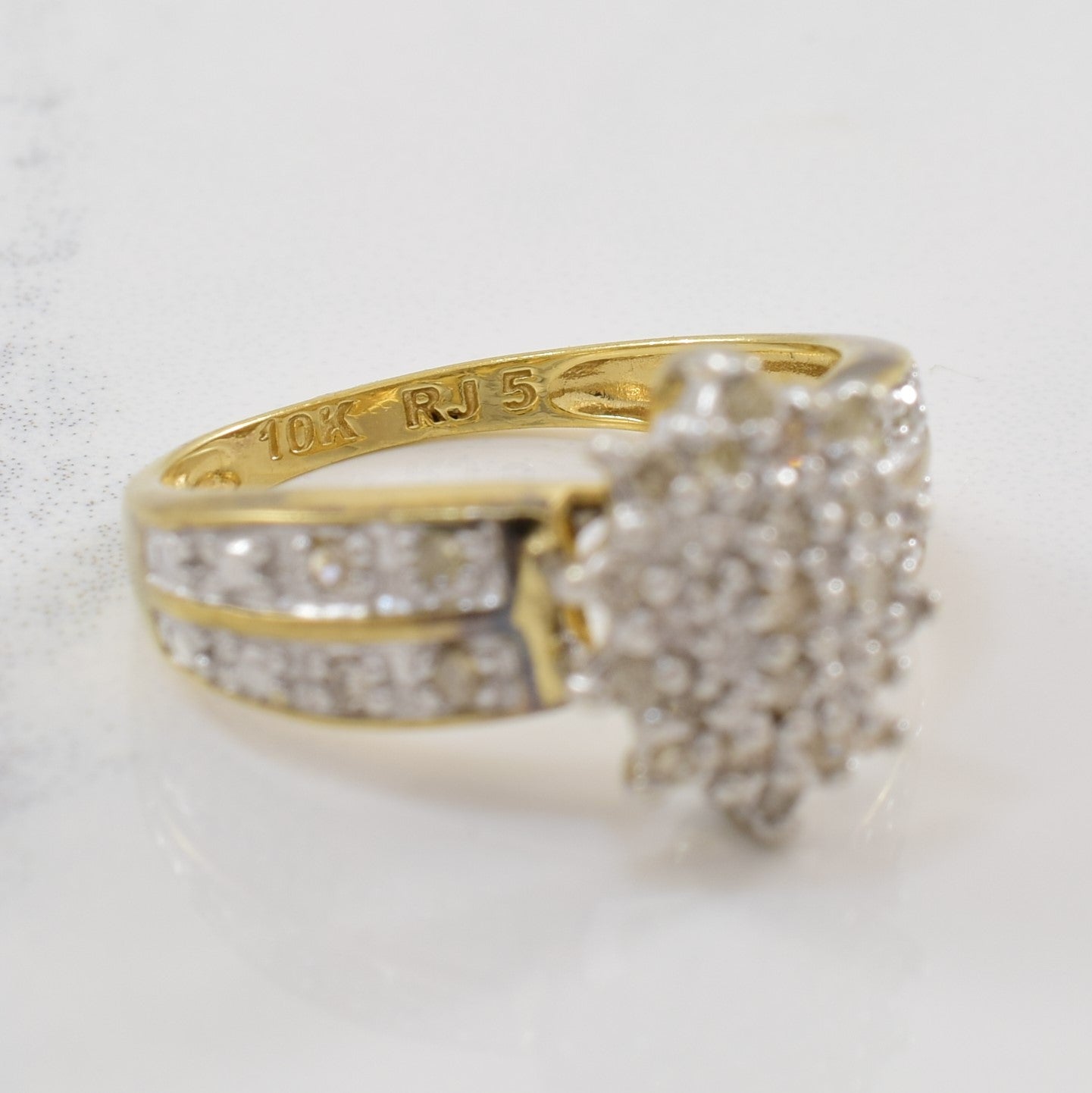 Diamond Oval Cluster Tapered Ring | 0.18ctw | SZ 5 |