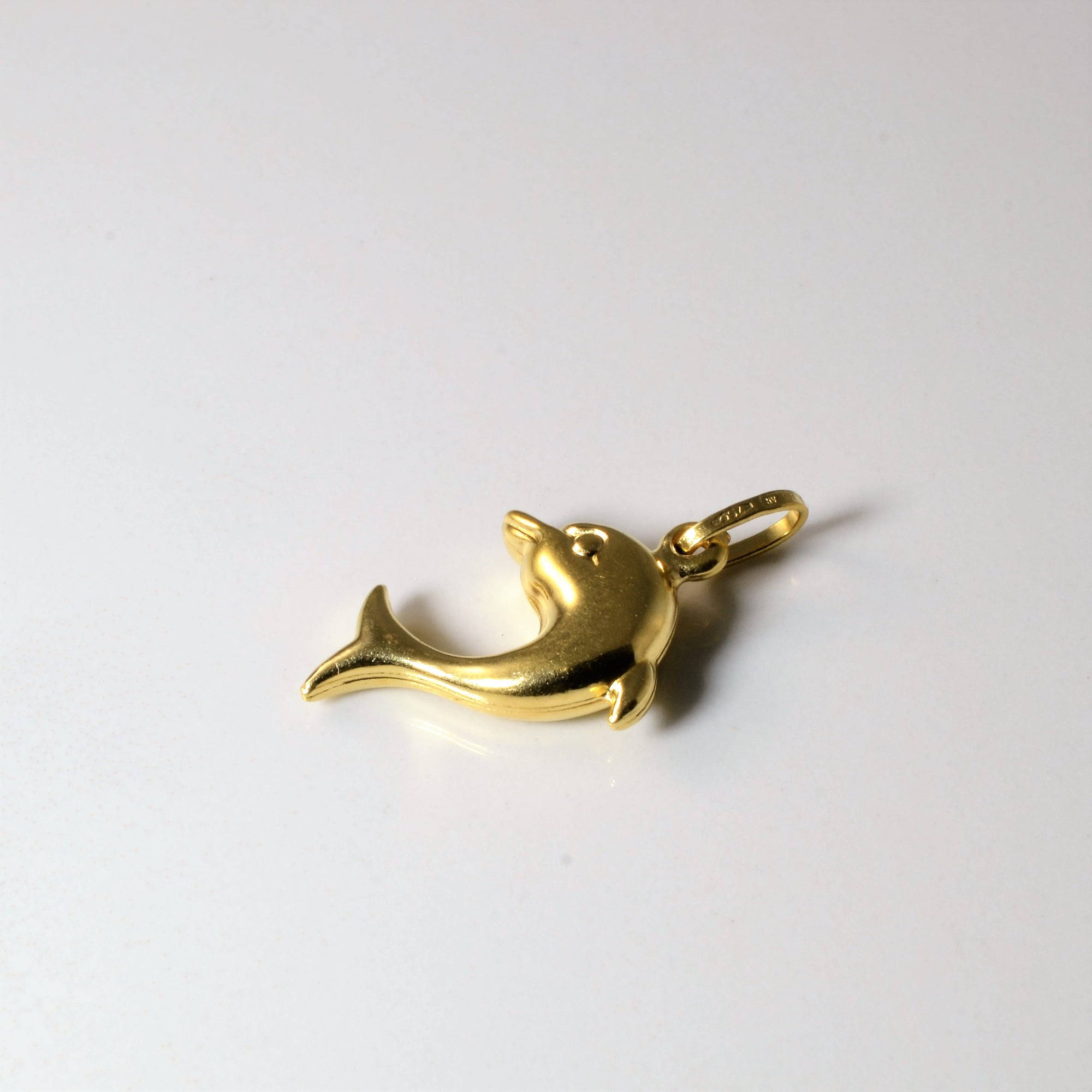 Yellow Gold Dolphin Pendant |