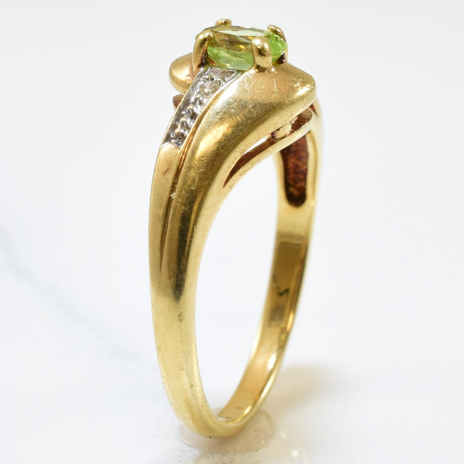 Peridot & Diamond Bypass Ring | 0.50ct, 0.02ctw | SZ 6 |