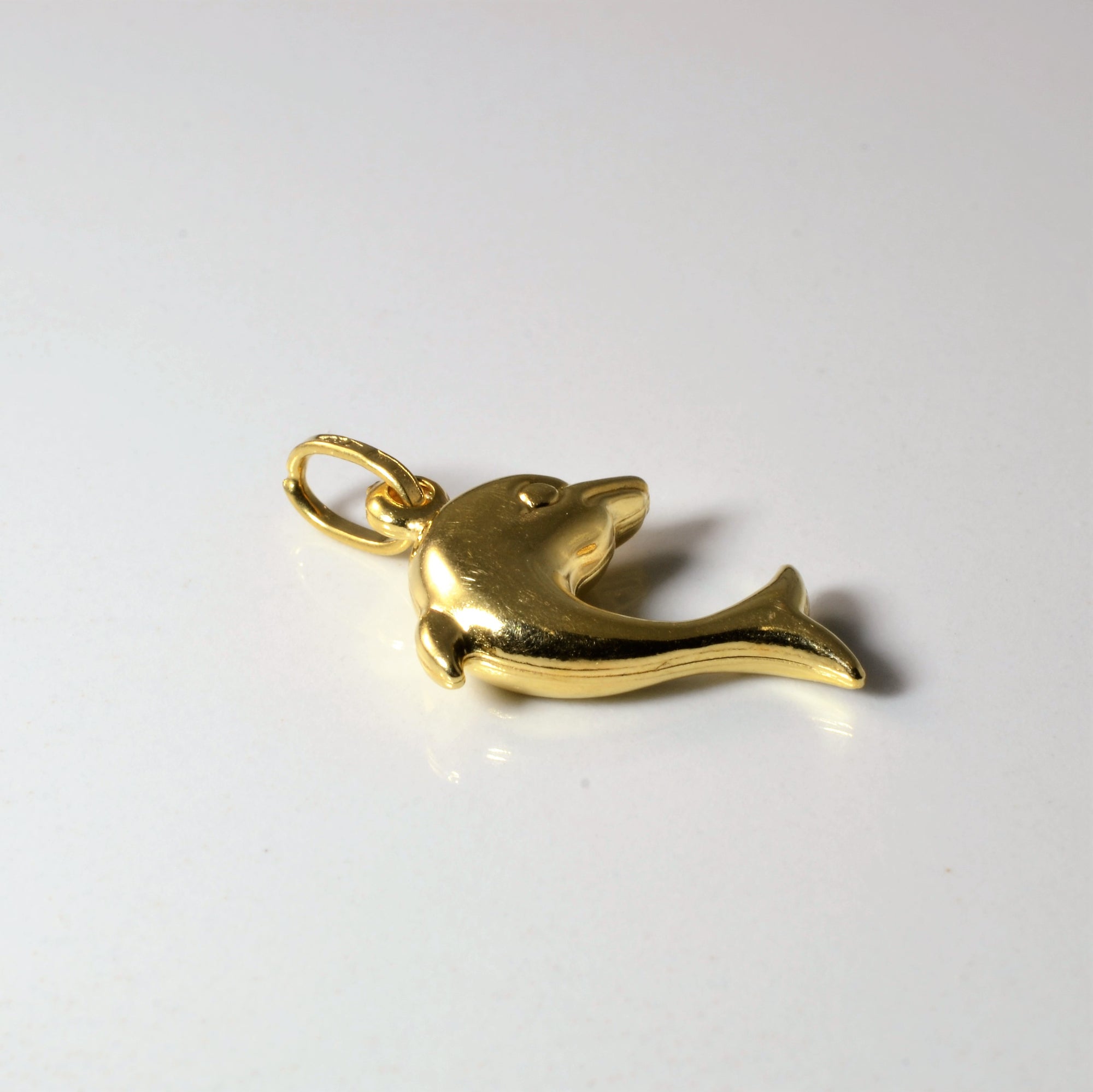 Yellow Gold Dolphin Pendant |