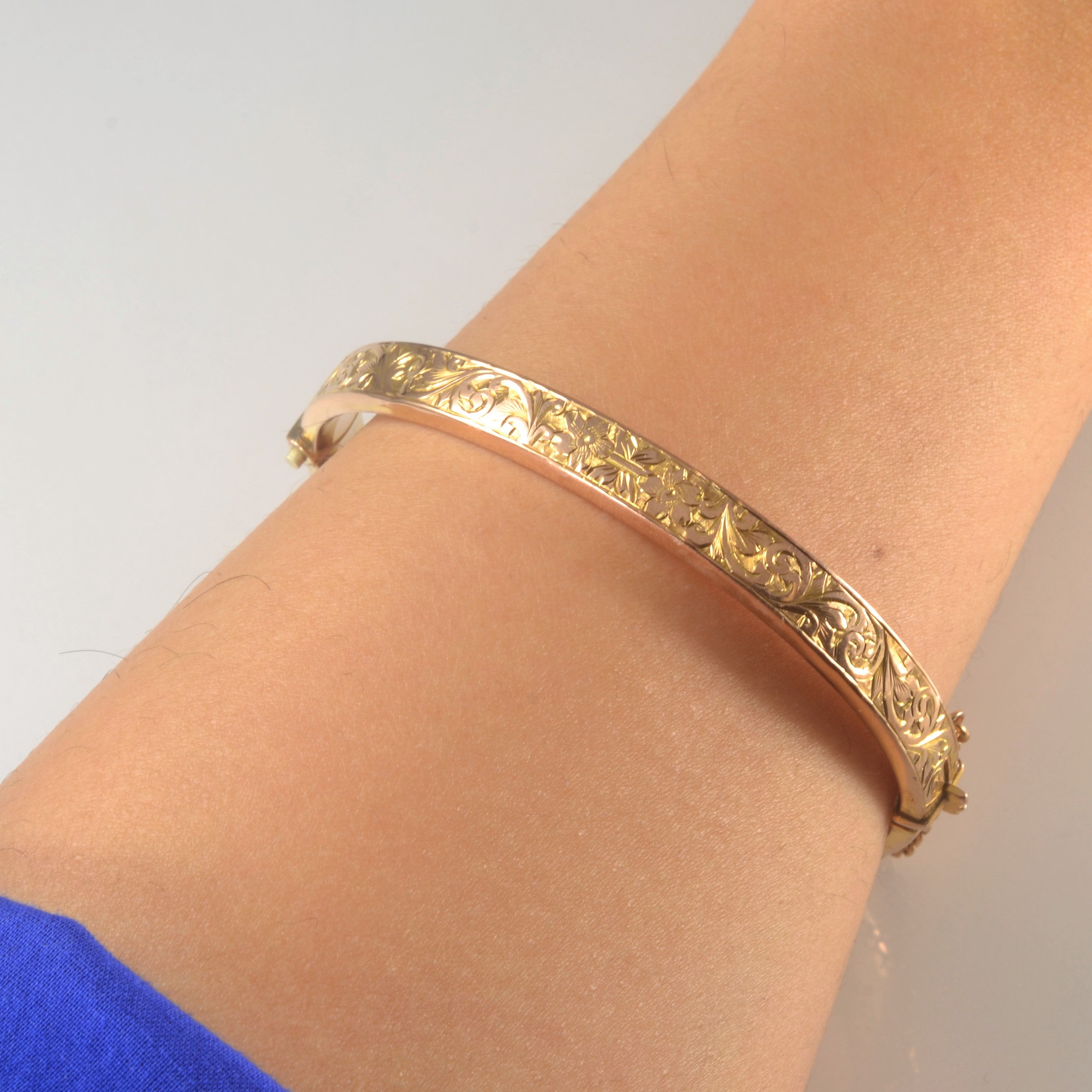 Early 1900s Floral Detailed Bangle Bracelet | 7.5" |