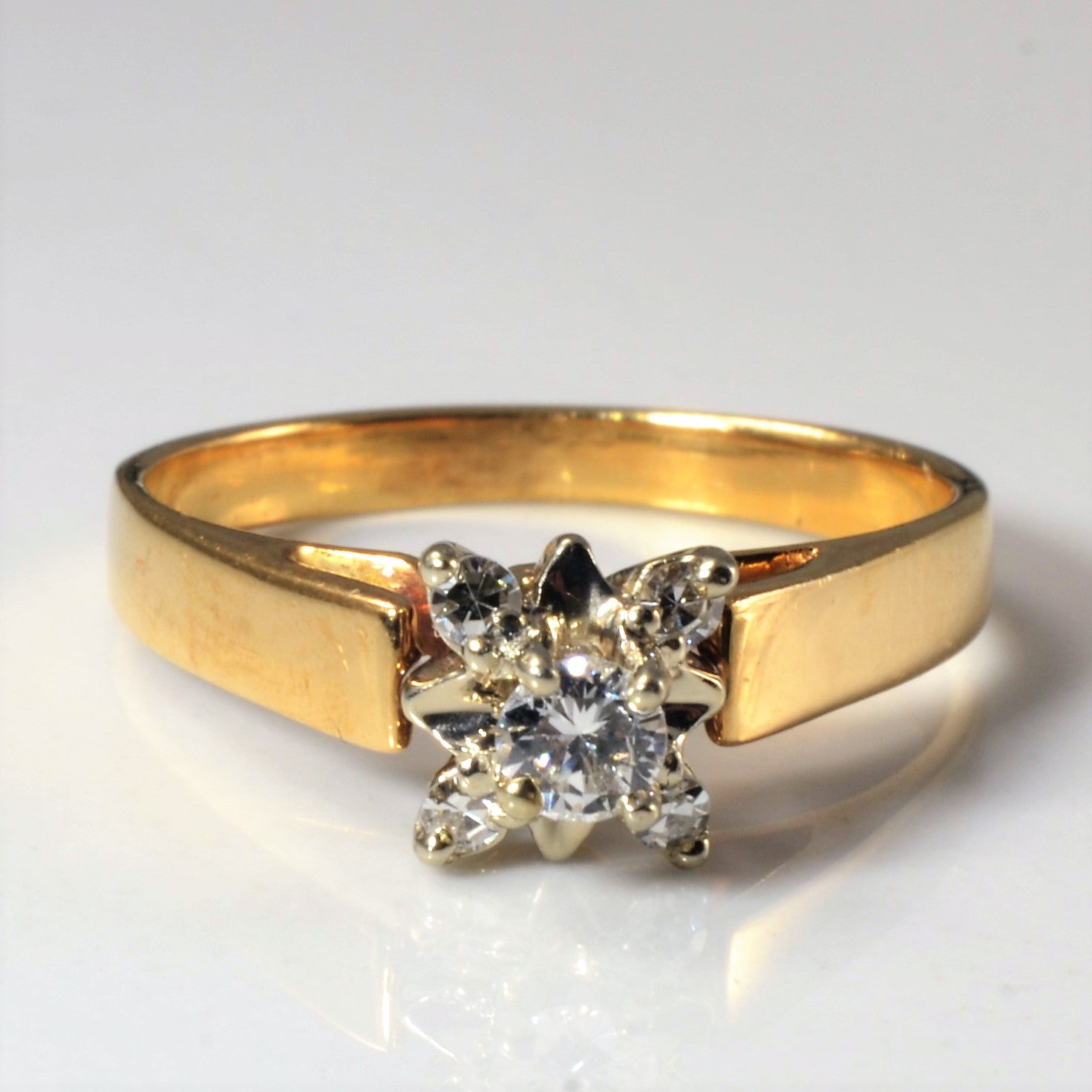 Tapered Diamond Cluster Ring | 0.18ctw | SZ 6.5 |