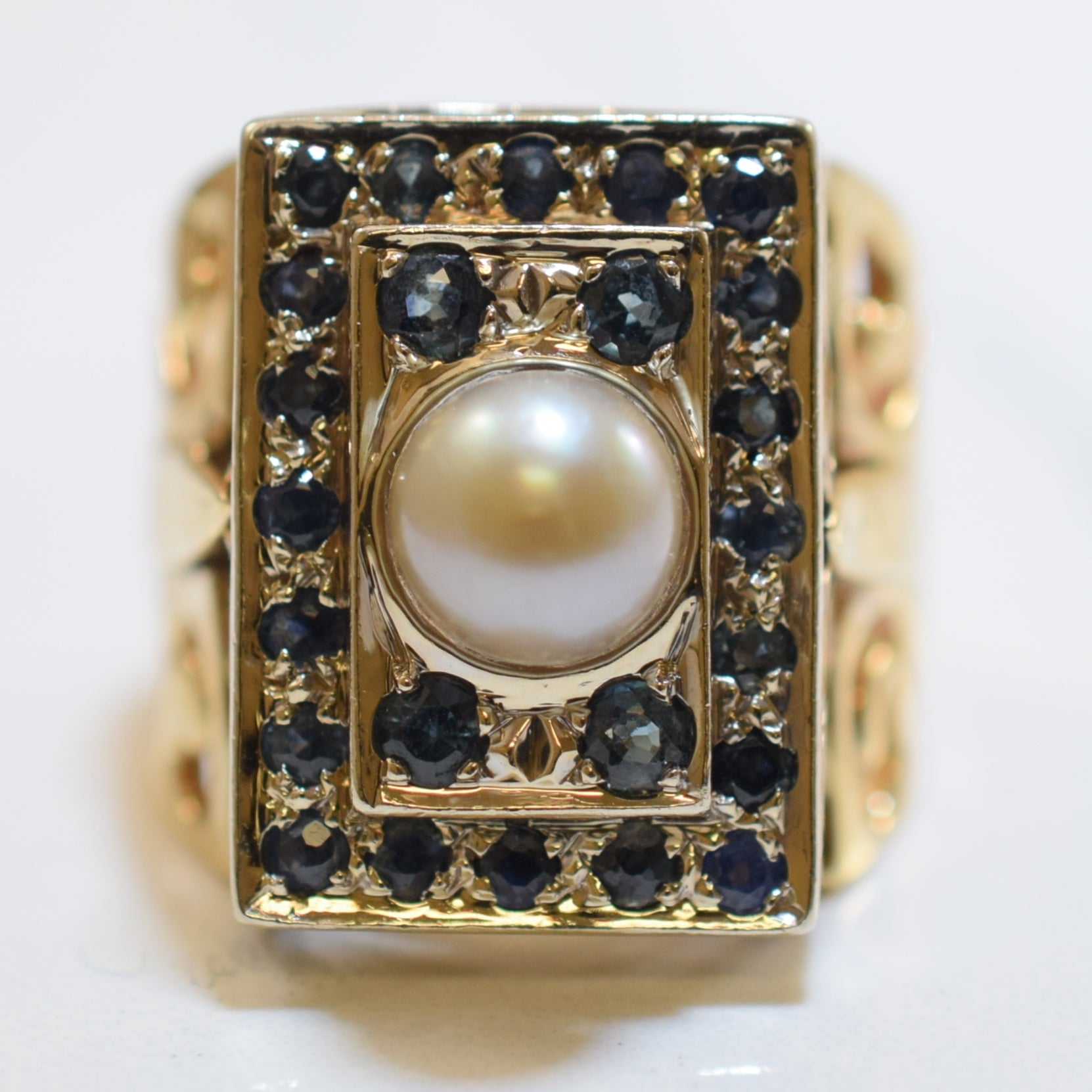 Bague perle et saphir | 2,20 ct, 0,75 ct au total | Taille 7 | 