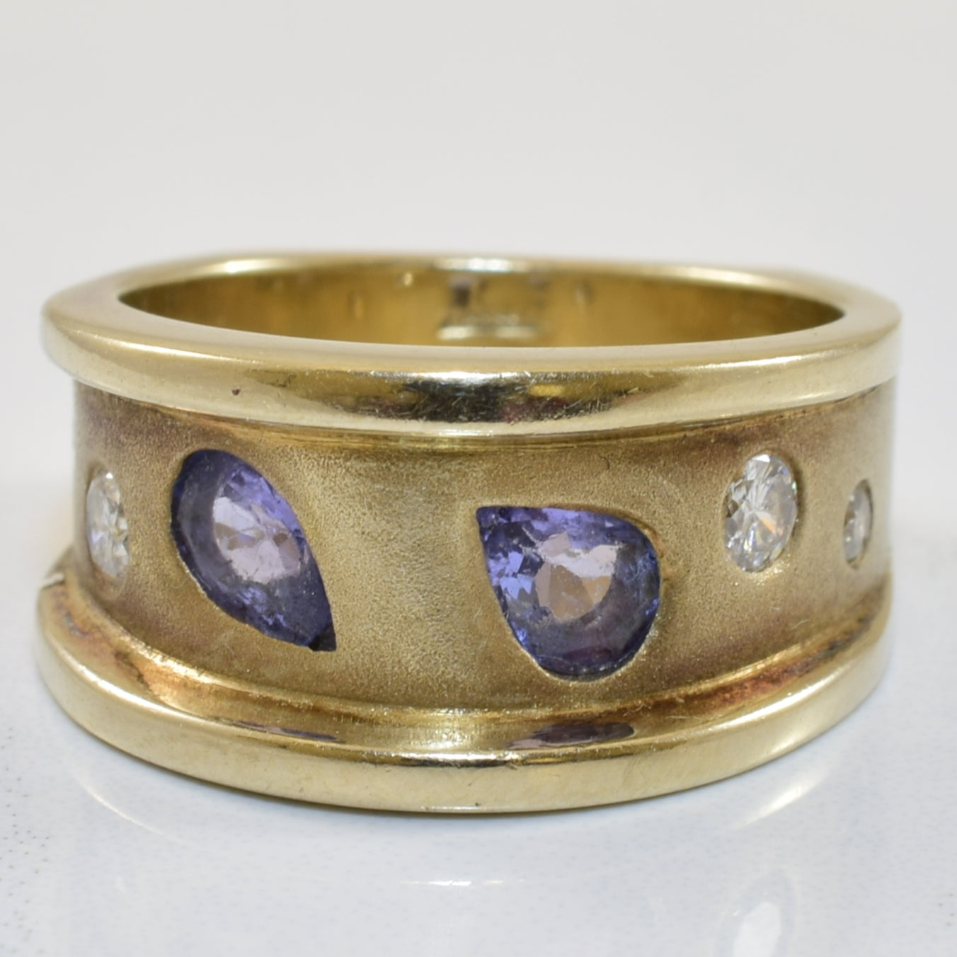 Tanzanite & Diamond Ring | 0.60ctw, 0.24ctw | SZ 7.25 |