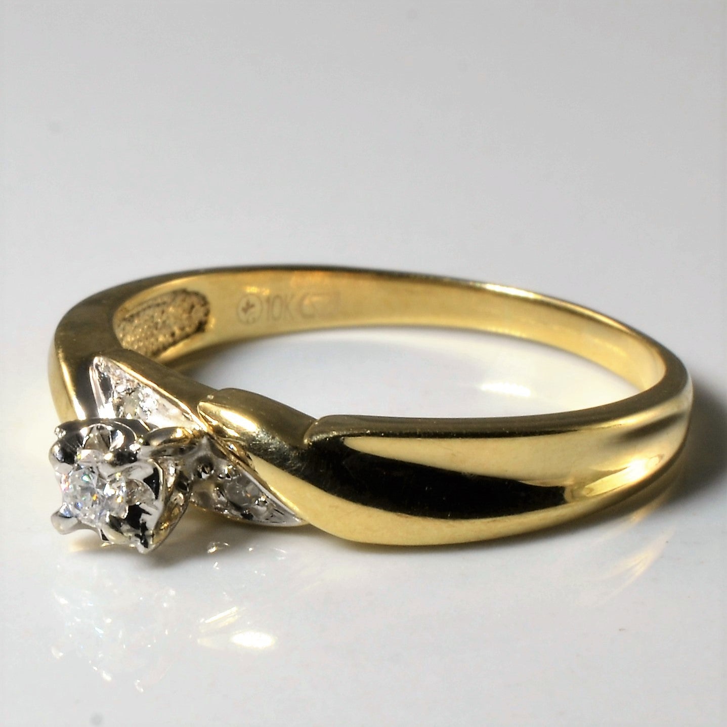 High Set Diamond Ring | 0.06ctw | SZ 7.25 |