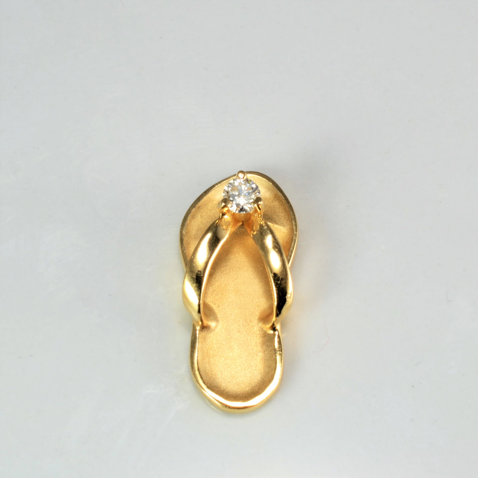 Yellow Gold Slipper Diamond Pendant | 0.10 ct |