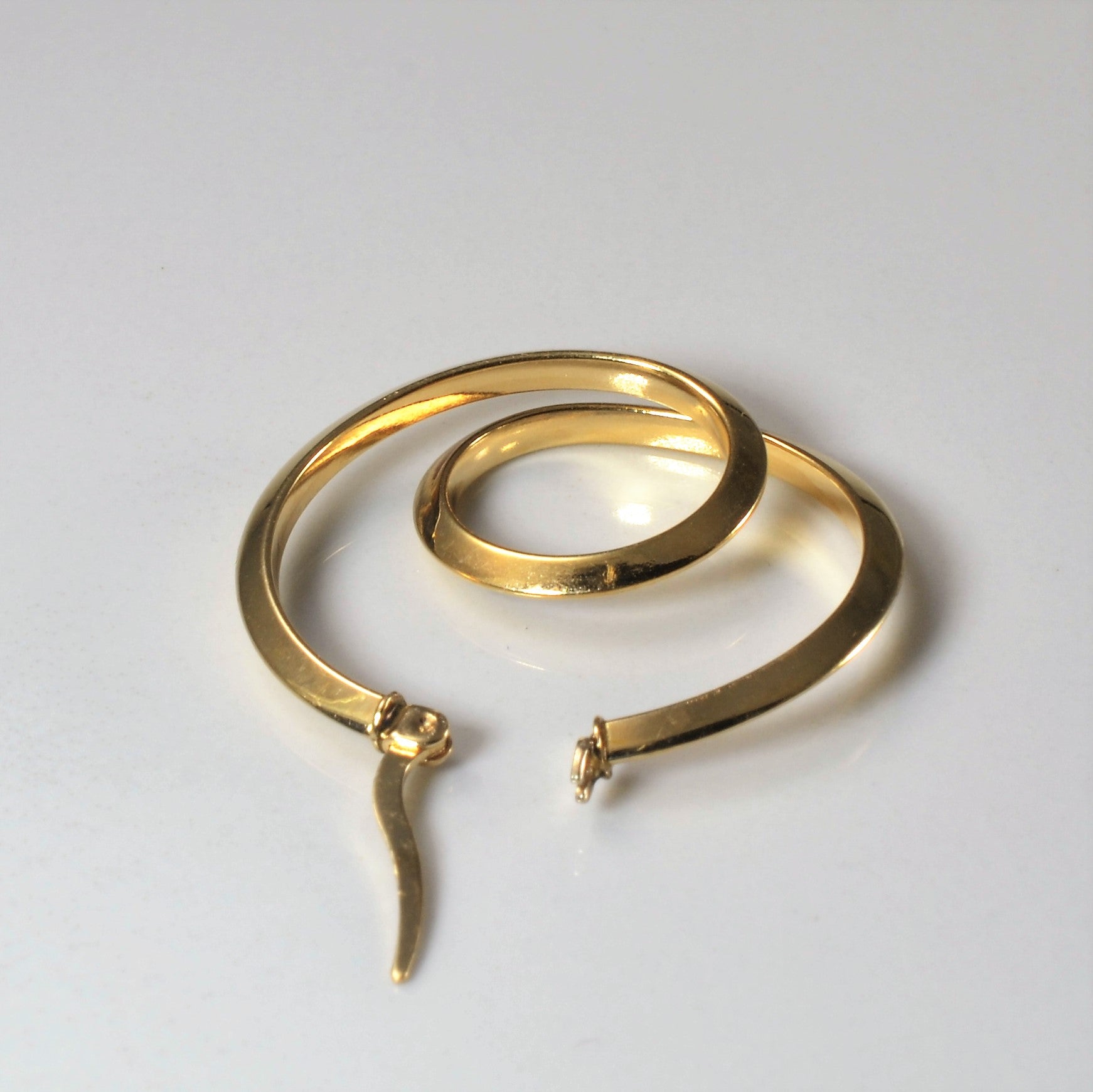 Yellow Gold Swirl Hoop Earrings |