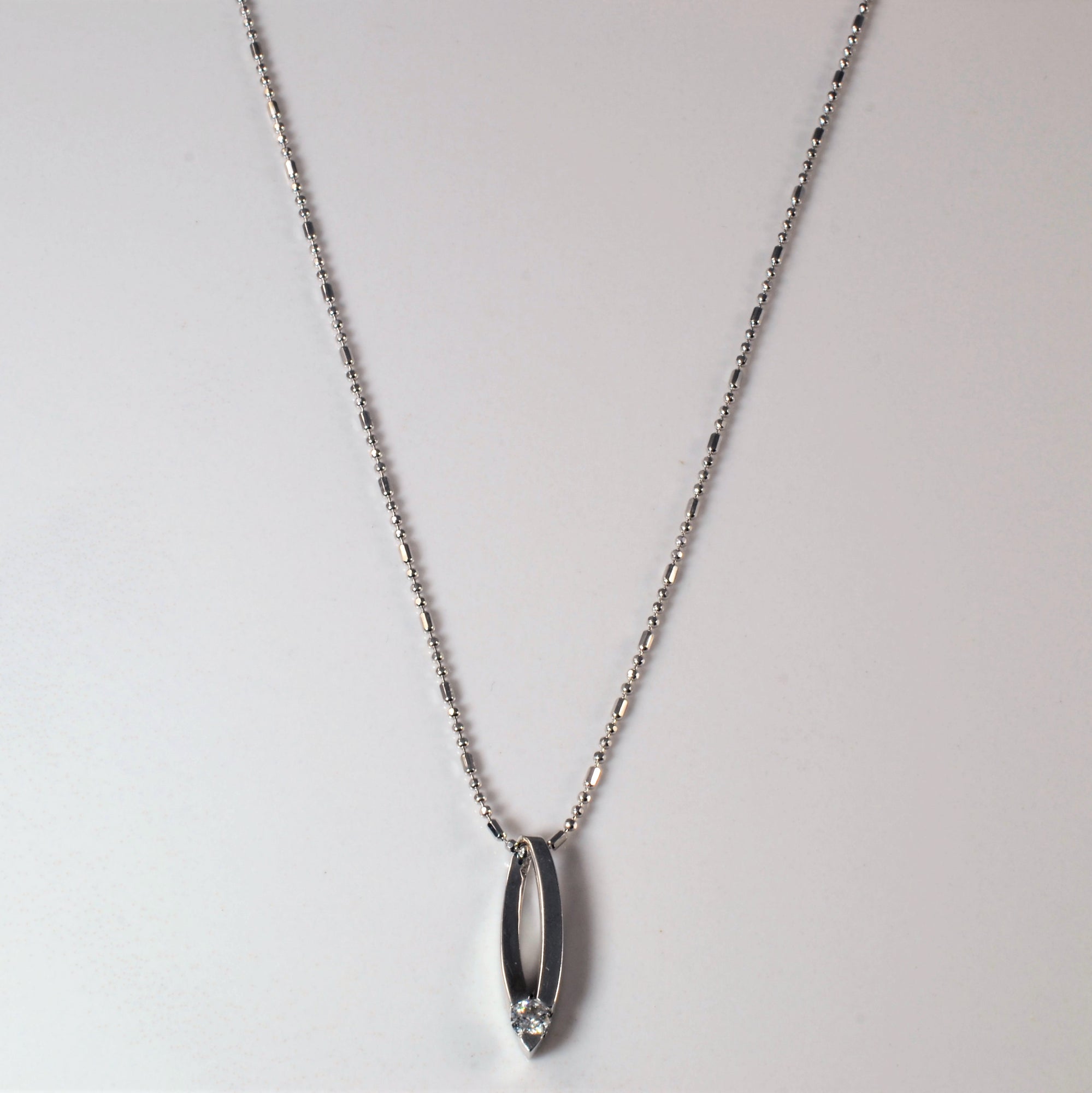 Diamond Oval Loop Necklace | 0.08ct | 18