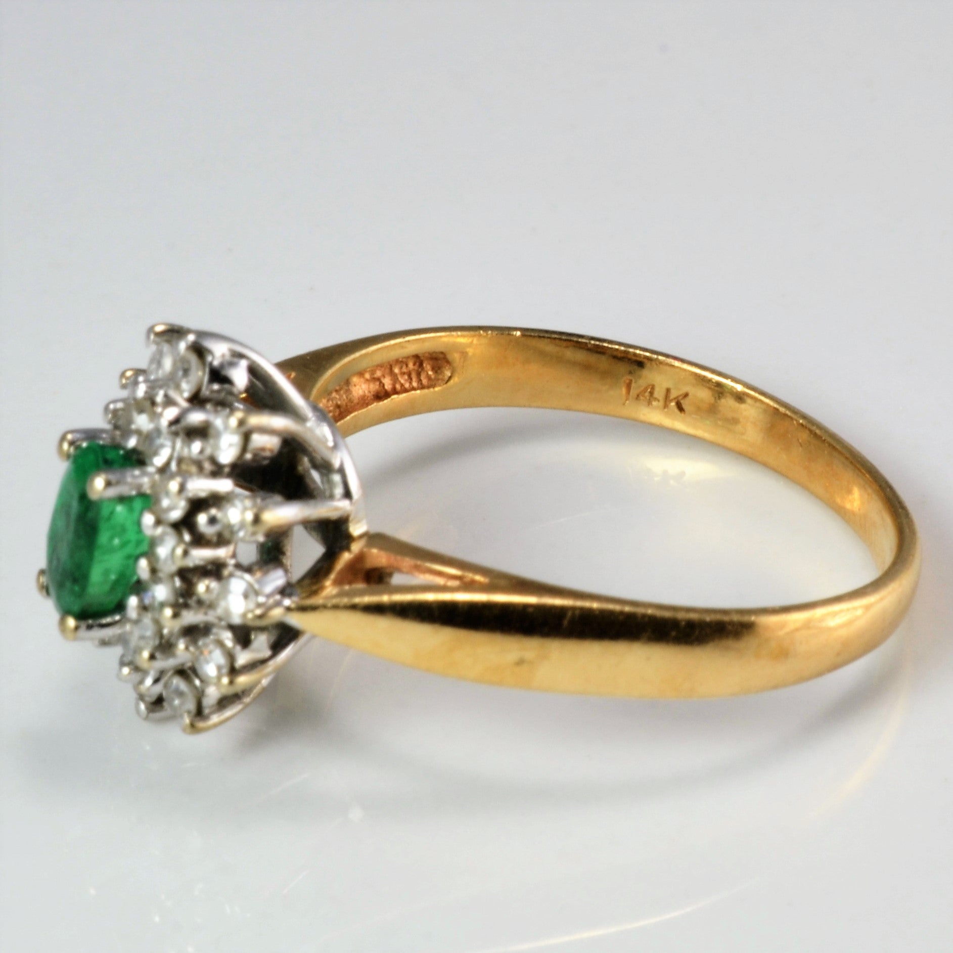 Emerald & Diamond Ladies Cocktail Ring | 0.15 ctw, SZ 8 |