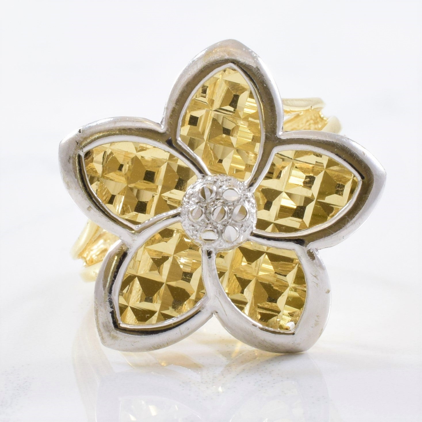 Two Tone Gold Flower Cocktail Ring | SZ 8.25 |