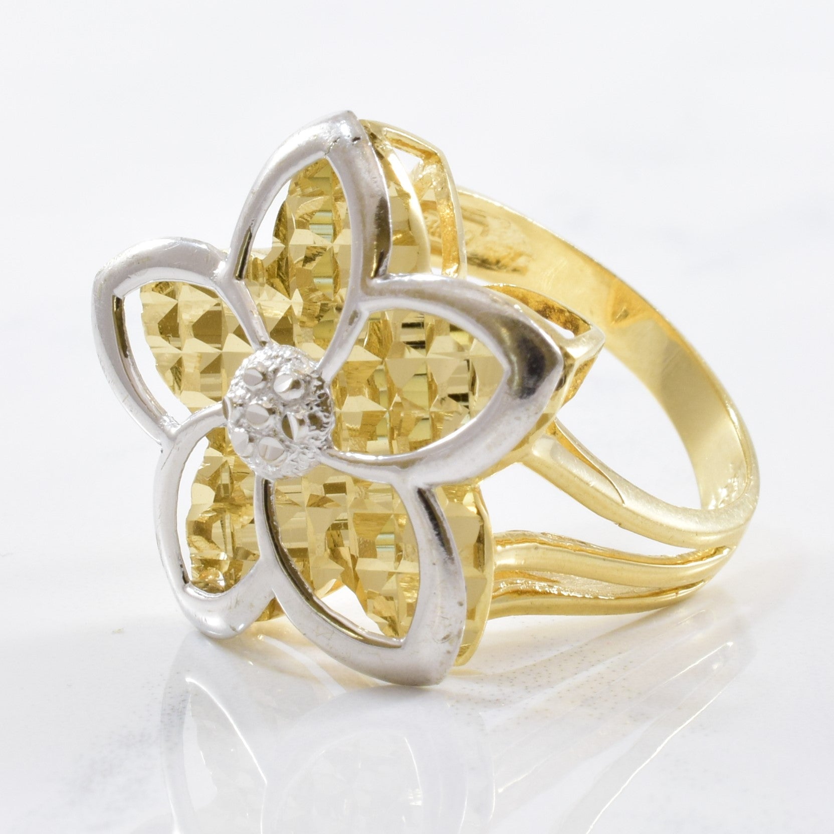 Two Tone Gold Flower Cocktail Ring | SZ 8.25 |