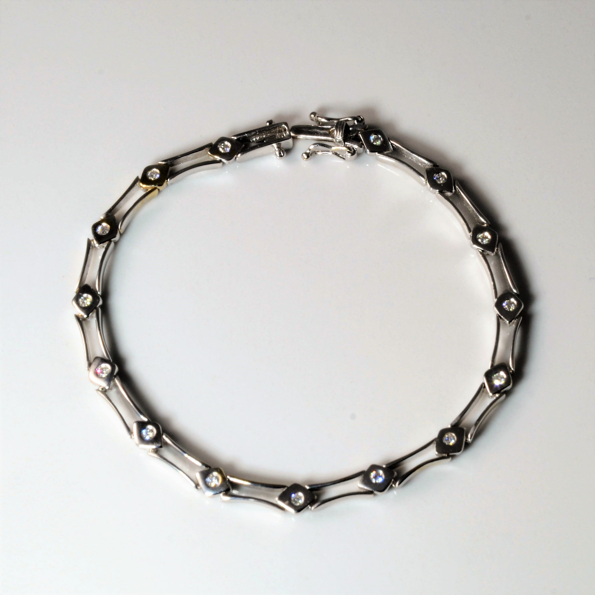 Bracelet chaîne en or blanc serti de diamants | 0,19 ct au total | 16,5 cm | 