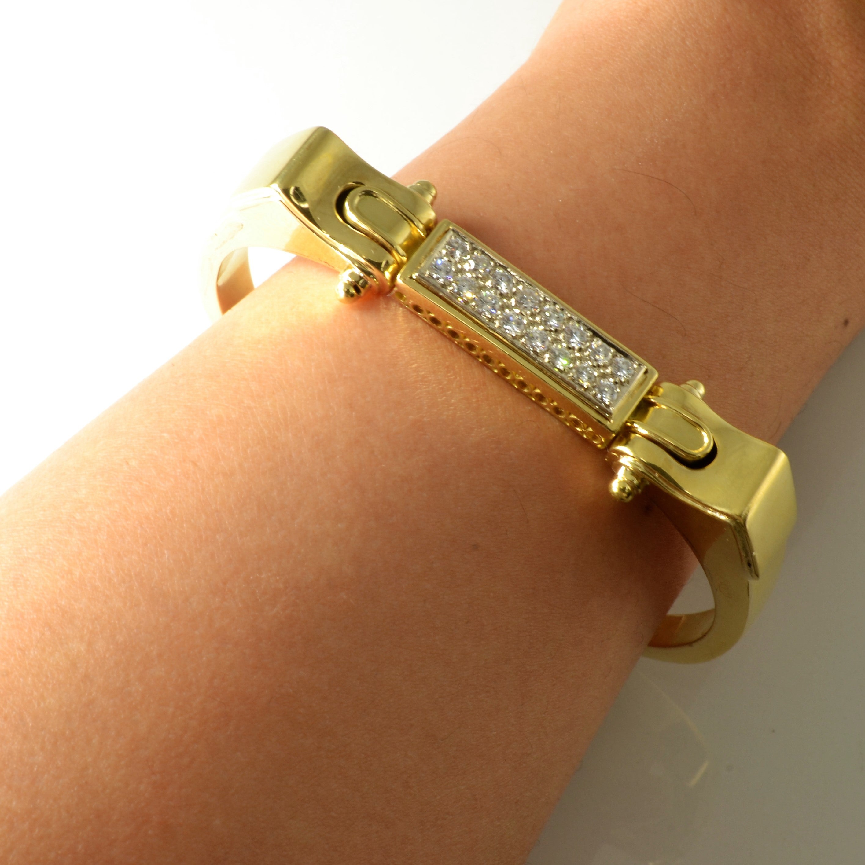 Cluster Set Diamond Gold Bangle | 0.80ctw | 7"|