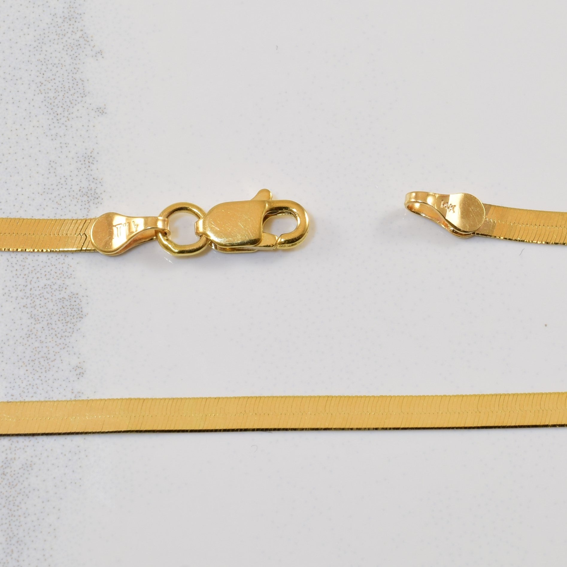 14k Yellow Gold Herringbone Chain | 17.5