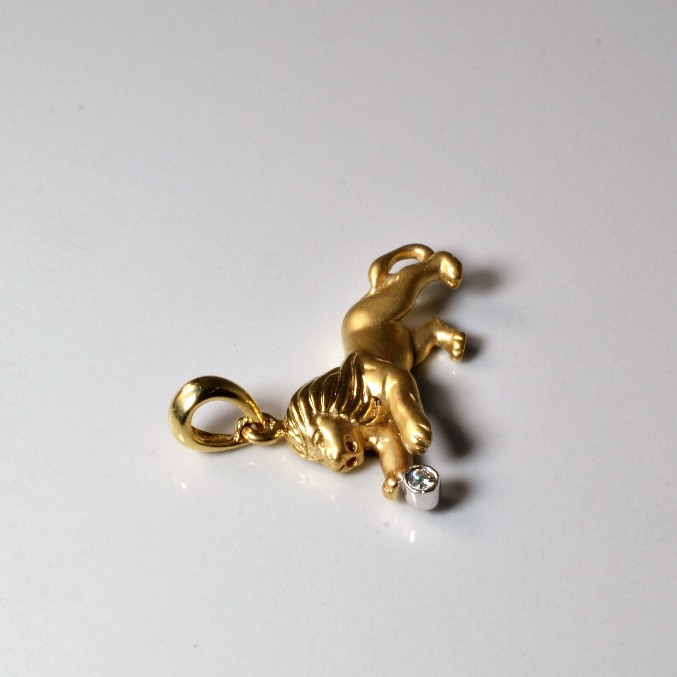 Solitaire Diamond Lion Pendant | 0.04ct |
