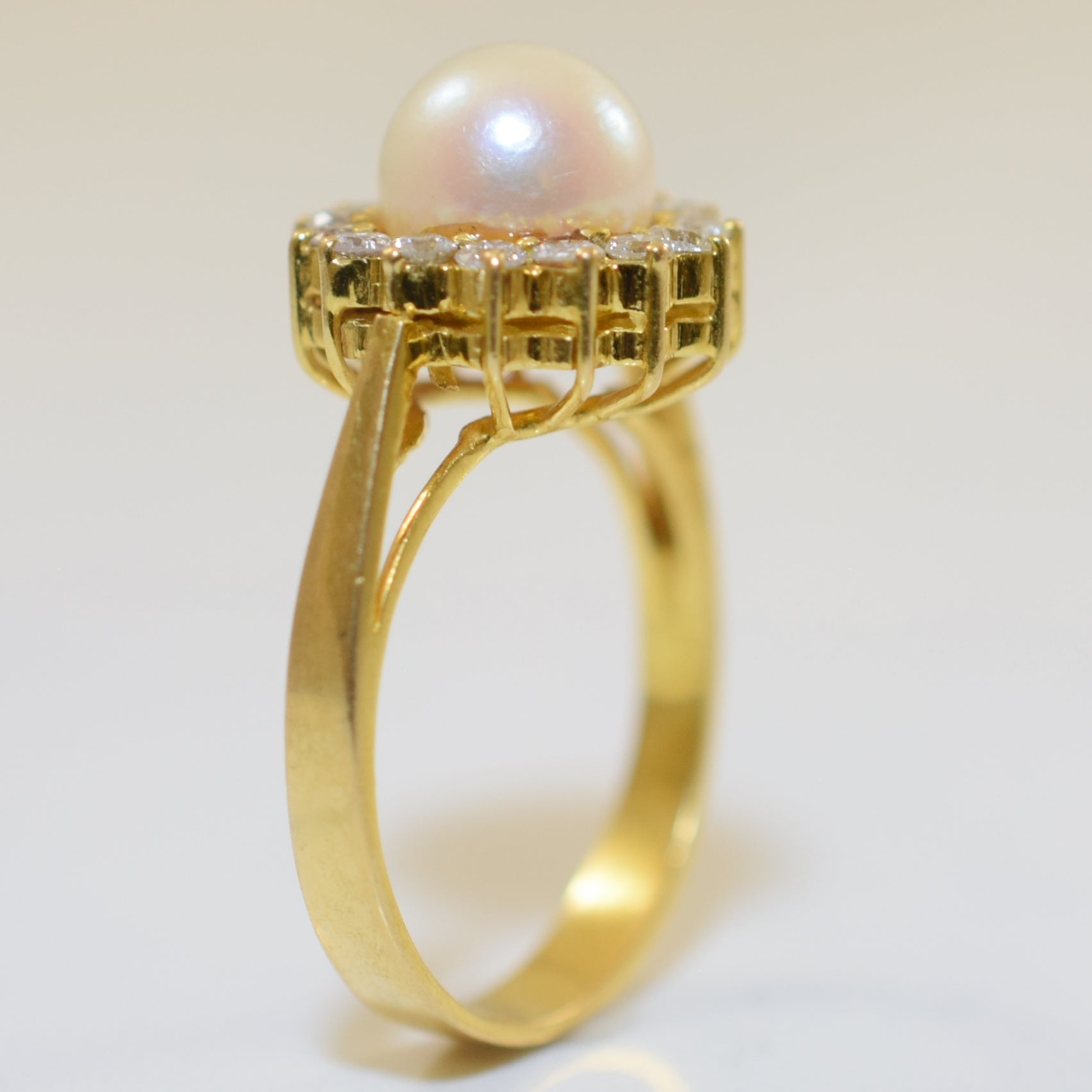 Pearl & Diamond Halo Ring | 3.35ct, 0.41ctw | SZ 7 |
