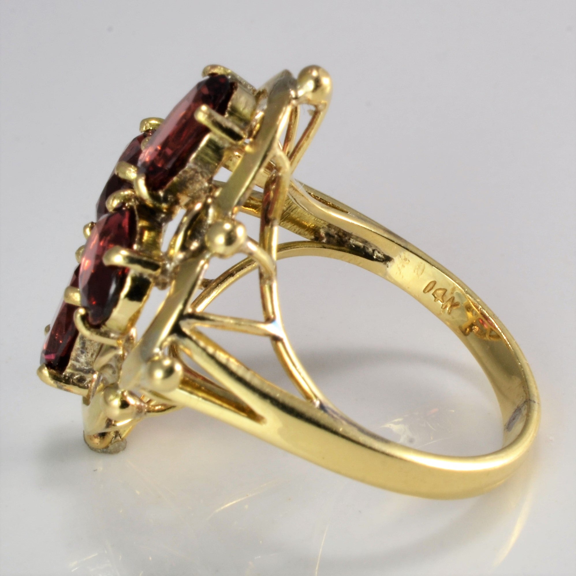 Prong Set Garnet Vintage Ring | SZ 6.5 |
