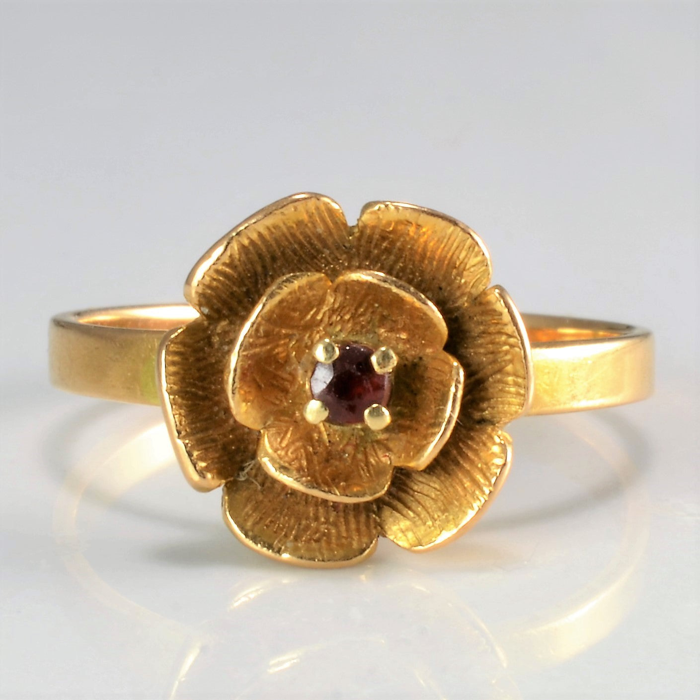 18K Gold Flower Solitaire Garnet Ring | SZ 6.75 |