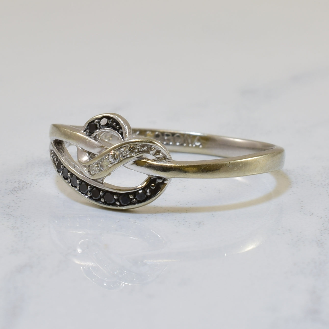 Twisted Black & White Diamond Infinity Ring | 0.07ctw | SZ 6.75 |